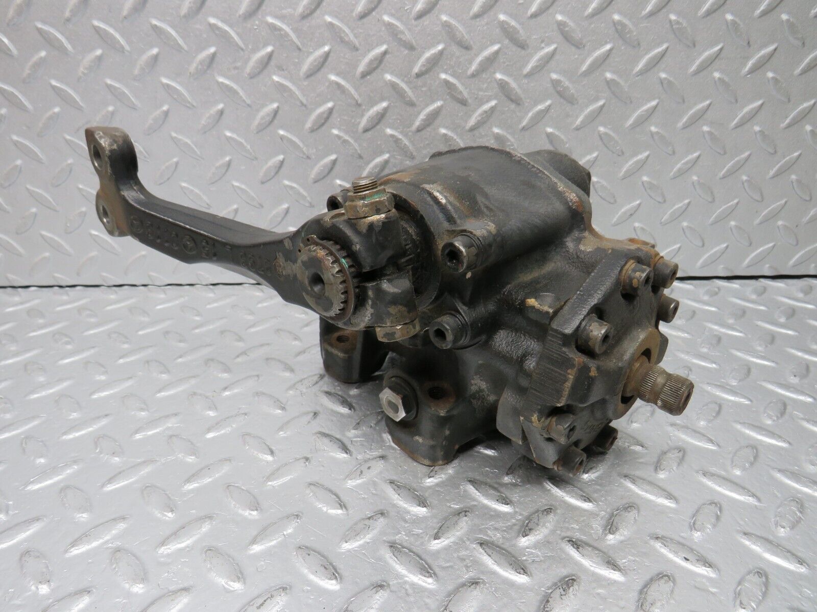 39038 Mercedes-Benz W201 190E 2.6L Steering Box Steering Rack 1244611601