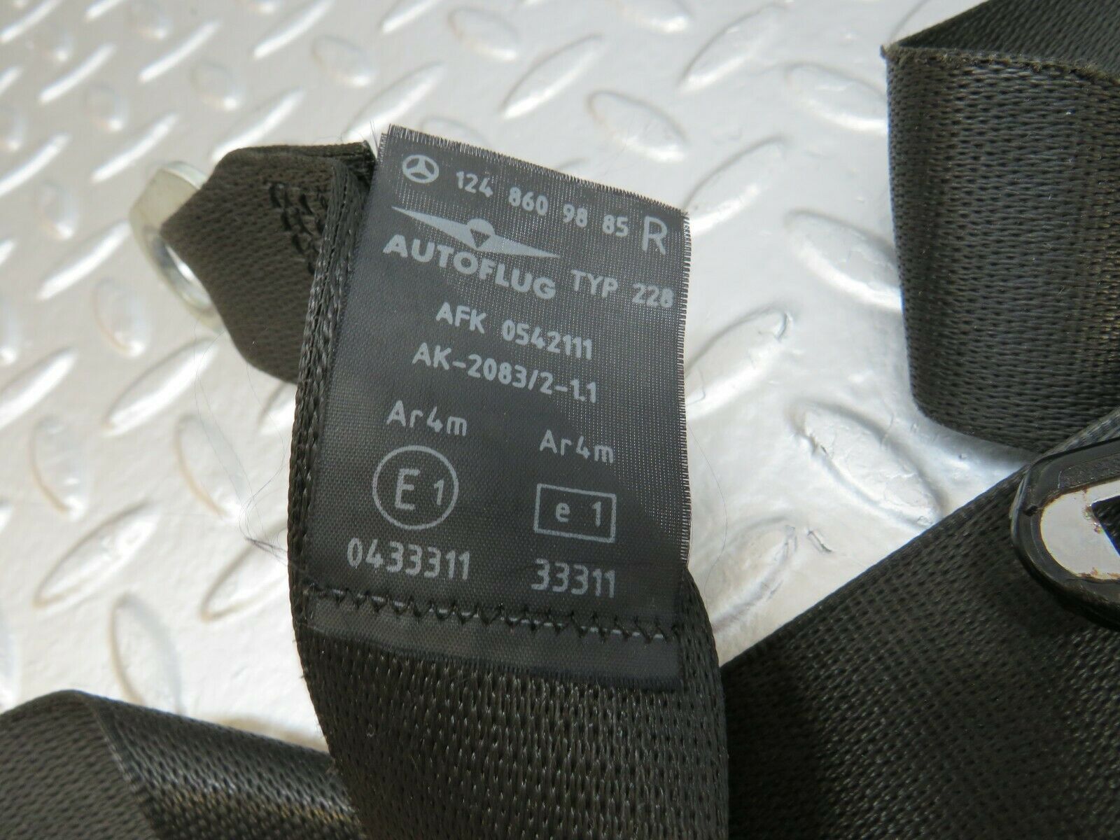 24385 Mercedes-Benz S124 220TE Wagon Front Right Seat Belt 1248609885