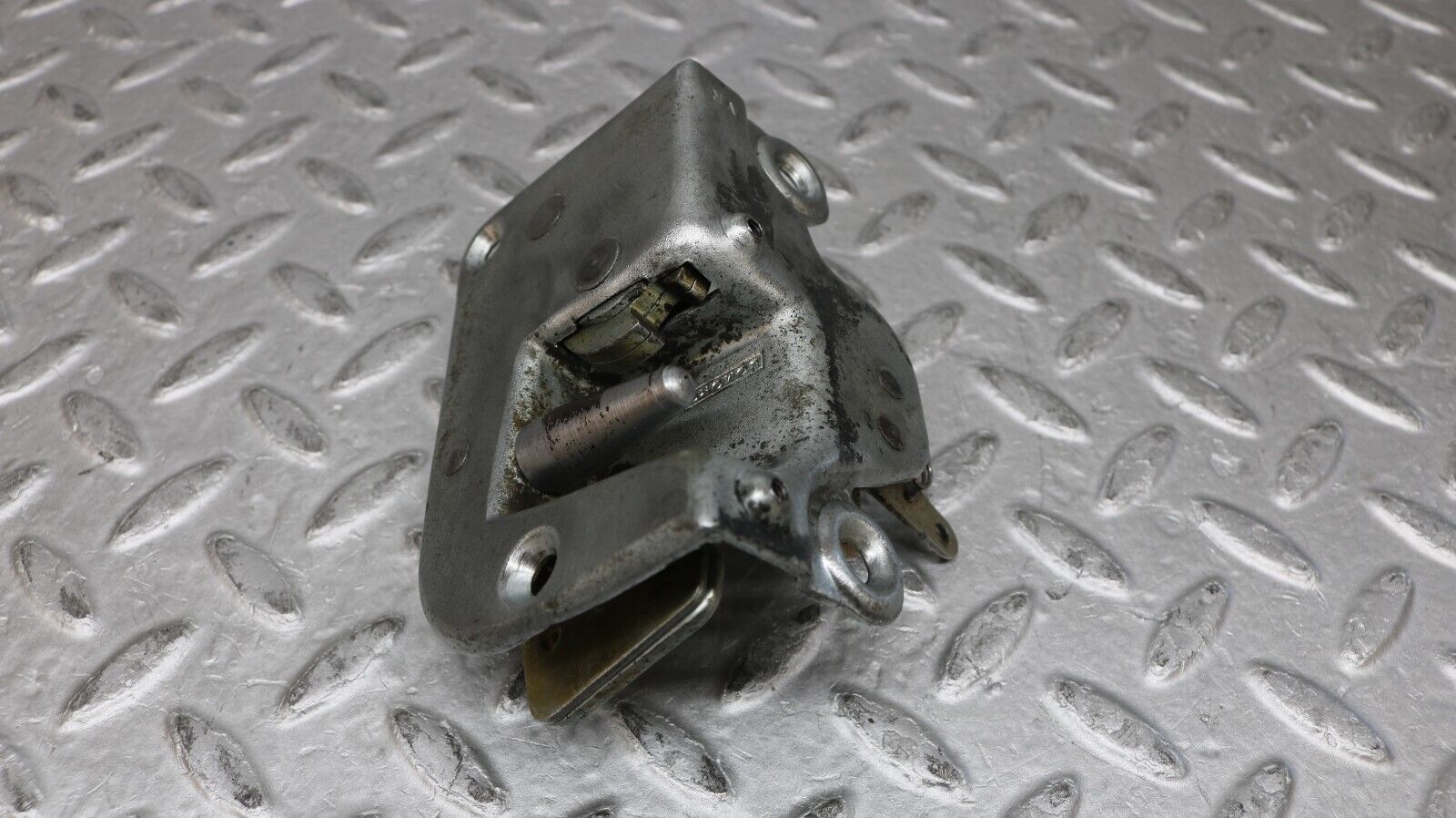 37266 Mercedes-Benz W109 300SEL Front Right Door Lock Mechanism