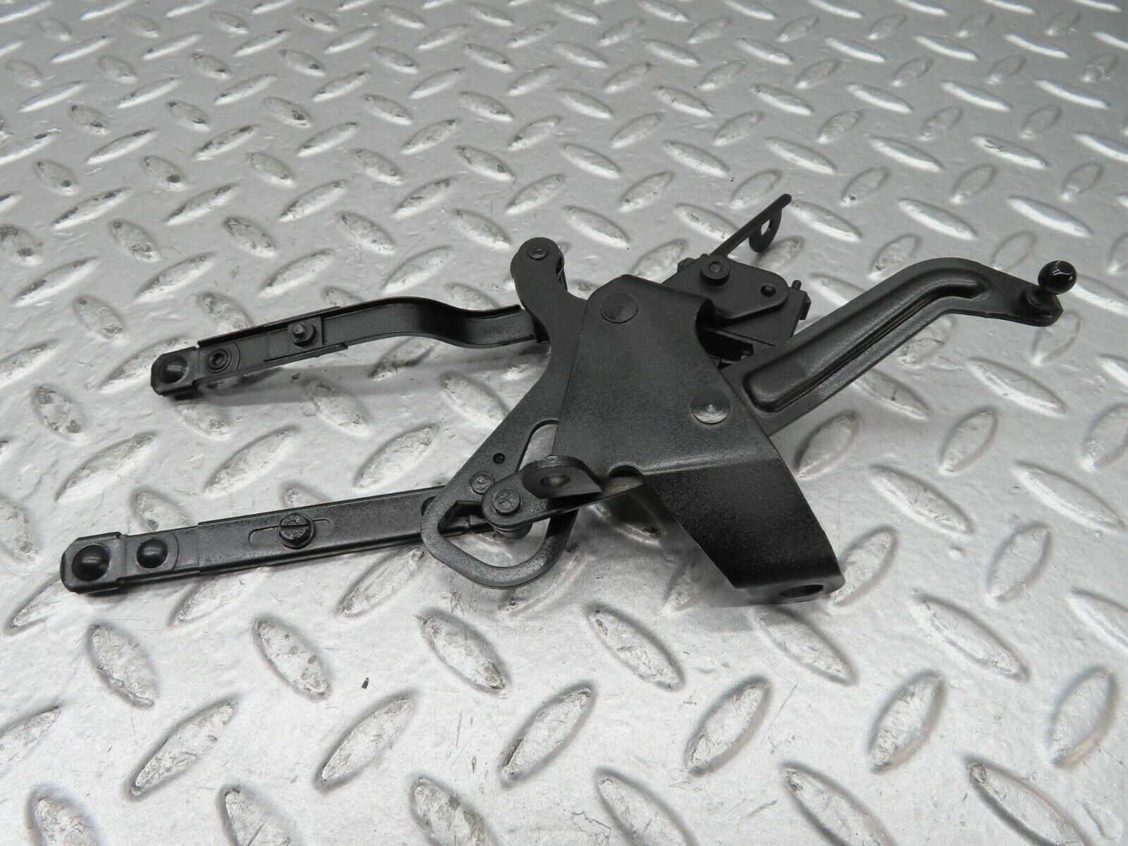 15253 Mercedes-Benz W123 230E Throttle Linkage