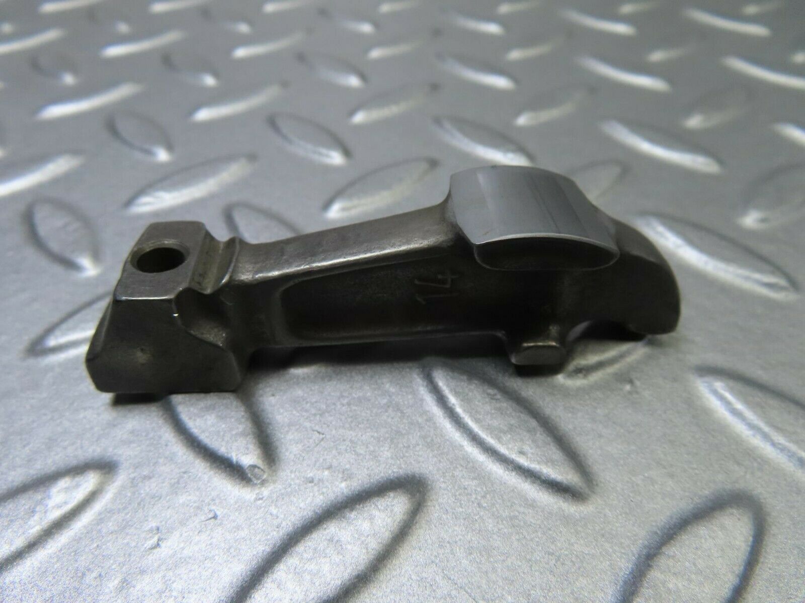 9129 Mercedes-Benz W108 Valve Rocker Arm With Retaining Spring