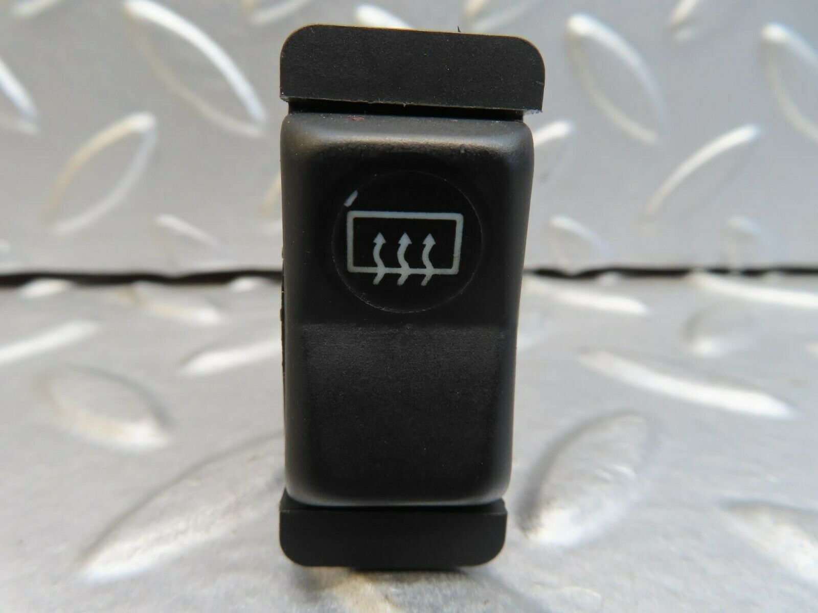 15489 Mercedes-Benz W123 230E Rear Windscreen Defroster Switch 0008206110