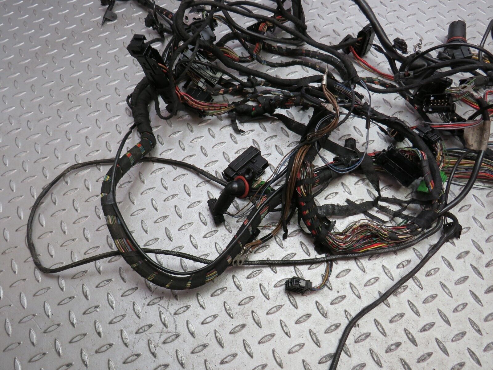 35687 Mercedes-Benz W210 320E Engine Wiring Harness 2105450481 0015409981