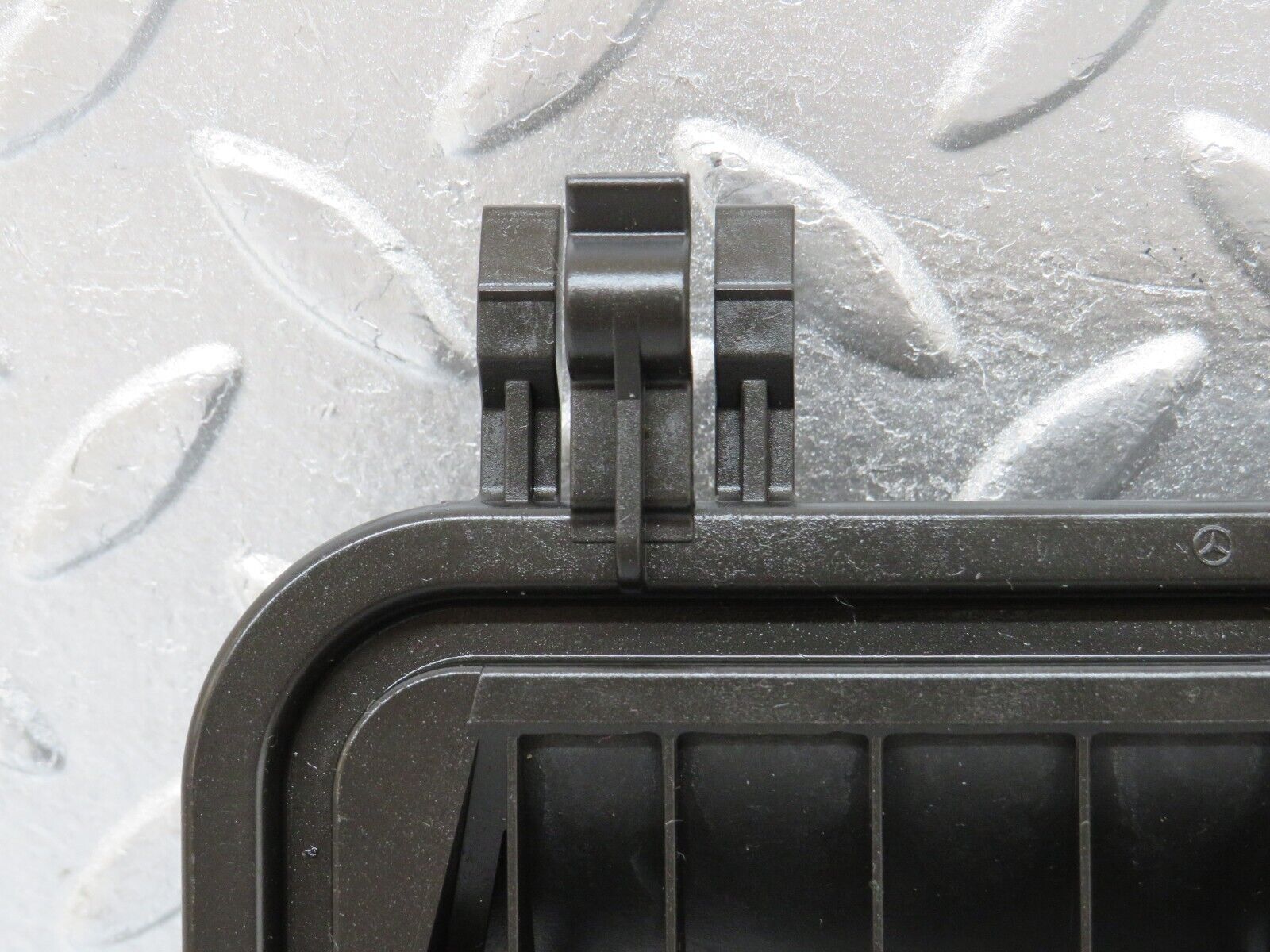 34952 Mercedes-Benz W210 320E Trunk Boot Air Vent Grill 1408300042