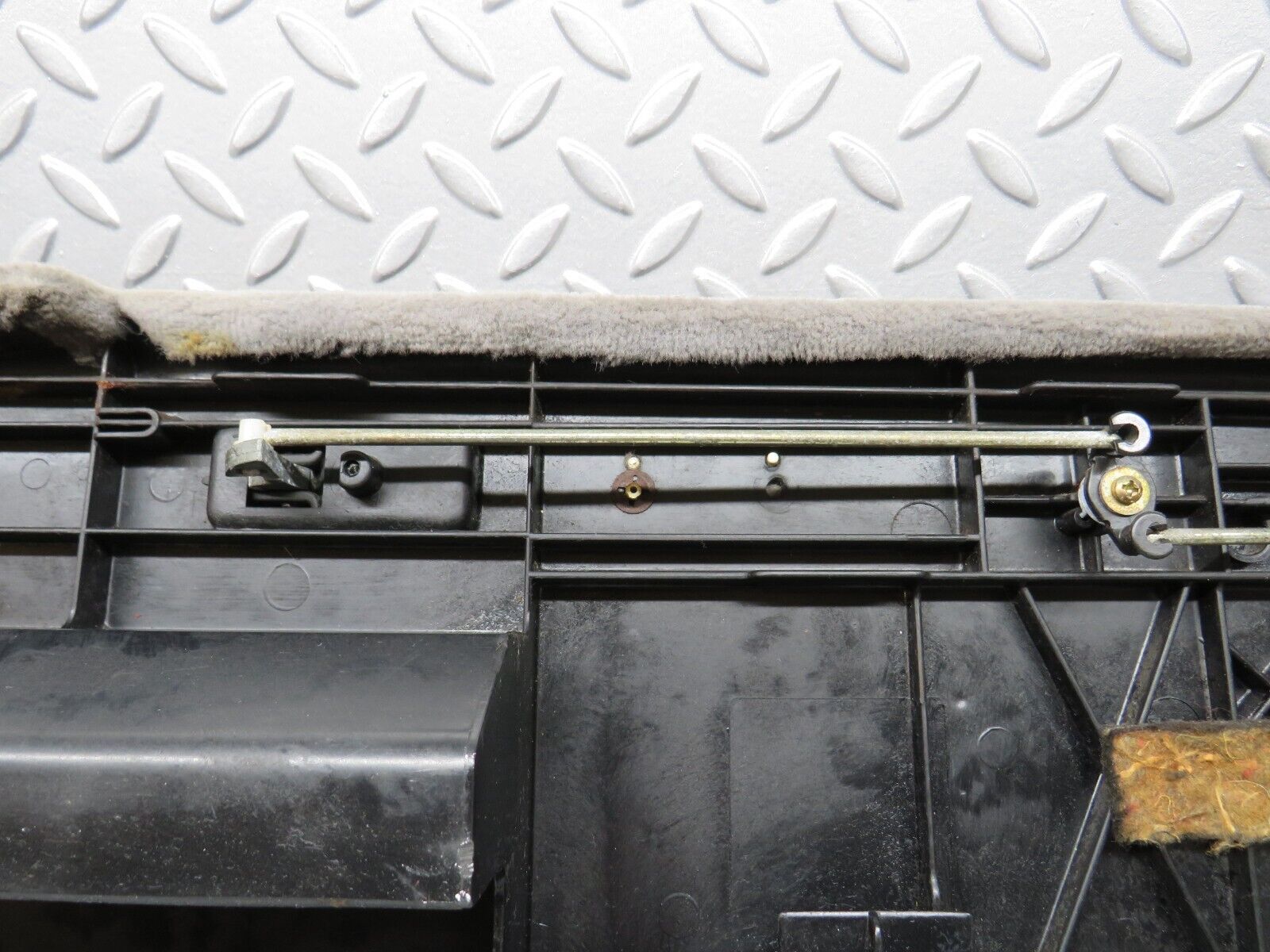 31190 Mercedes-Benz S124 220TE Trunk Side Panel Cover Right Grey 1246923489