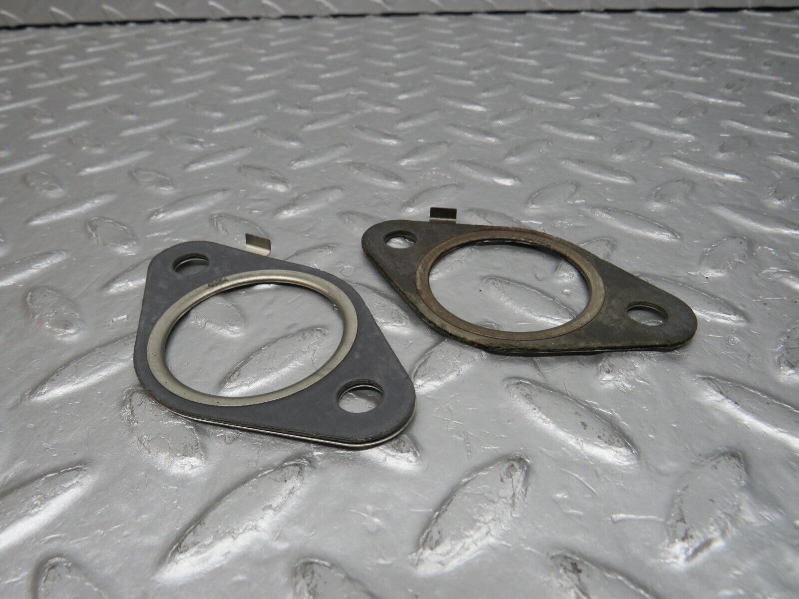 38848 Mercedes-Benz W201 190E 2.6L Exhaust Manifold Gasket Elring 1031421380 1031421480