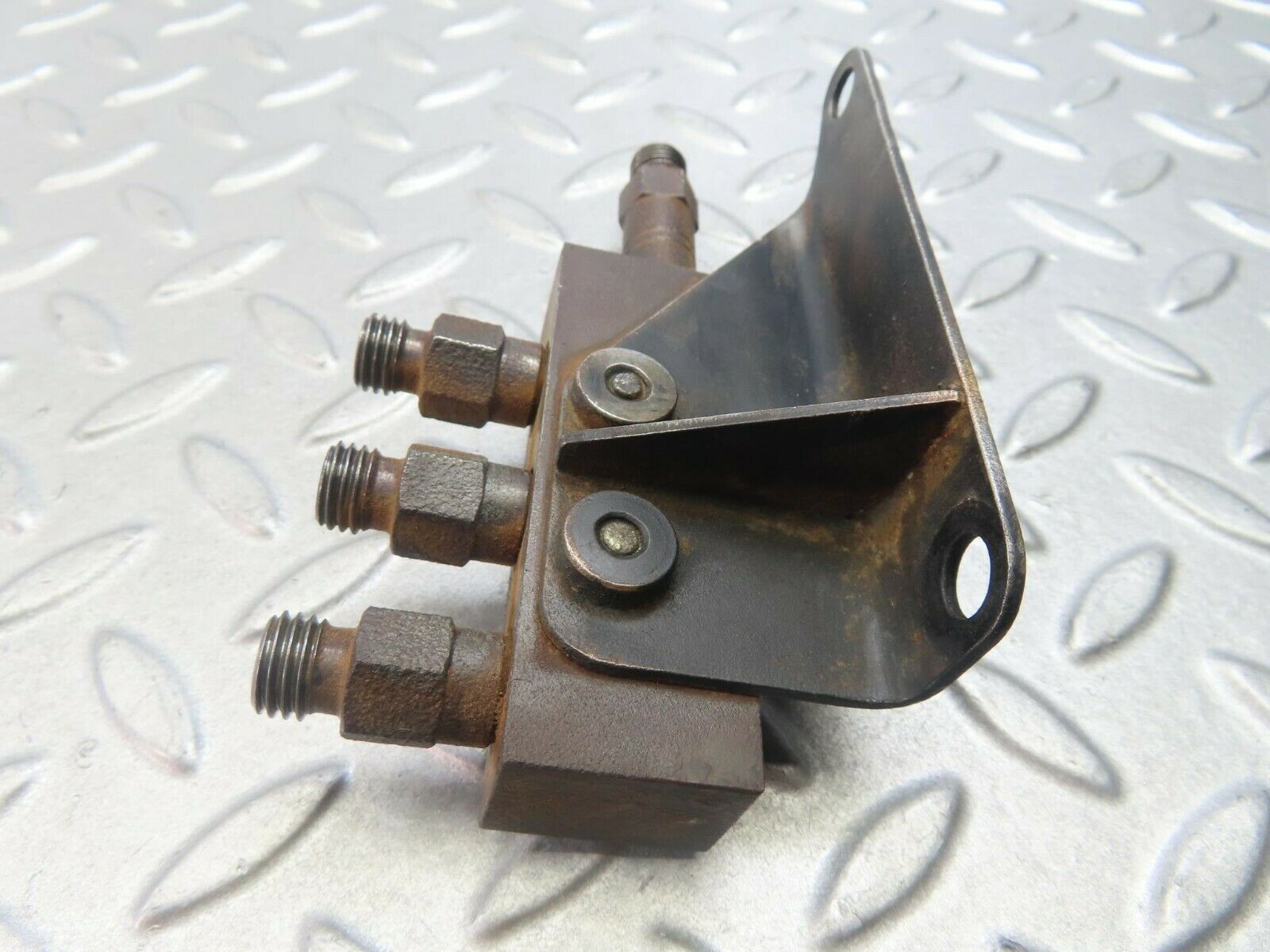 8463 Mercedes-Benz W111 Fuel Injection Distributor