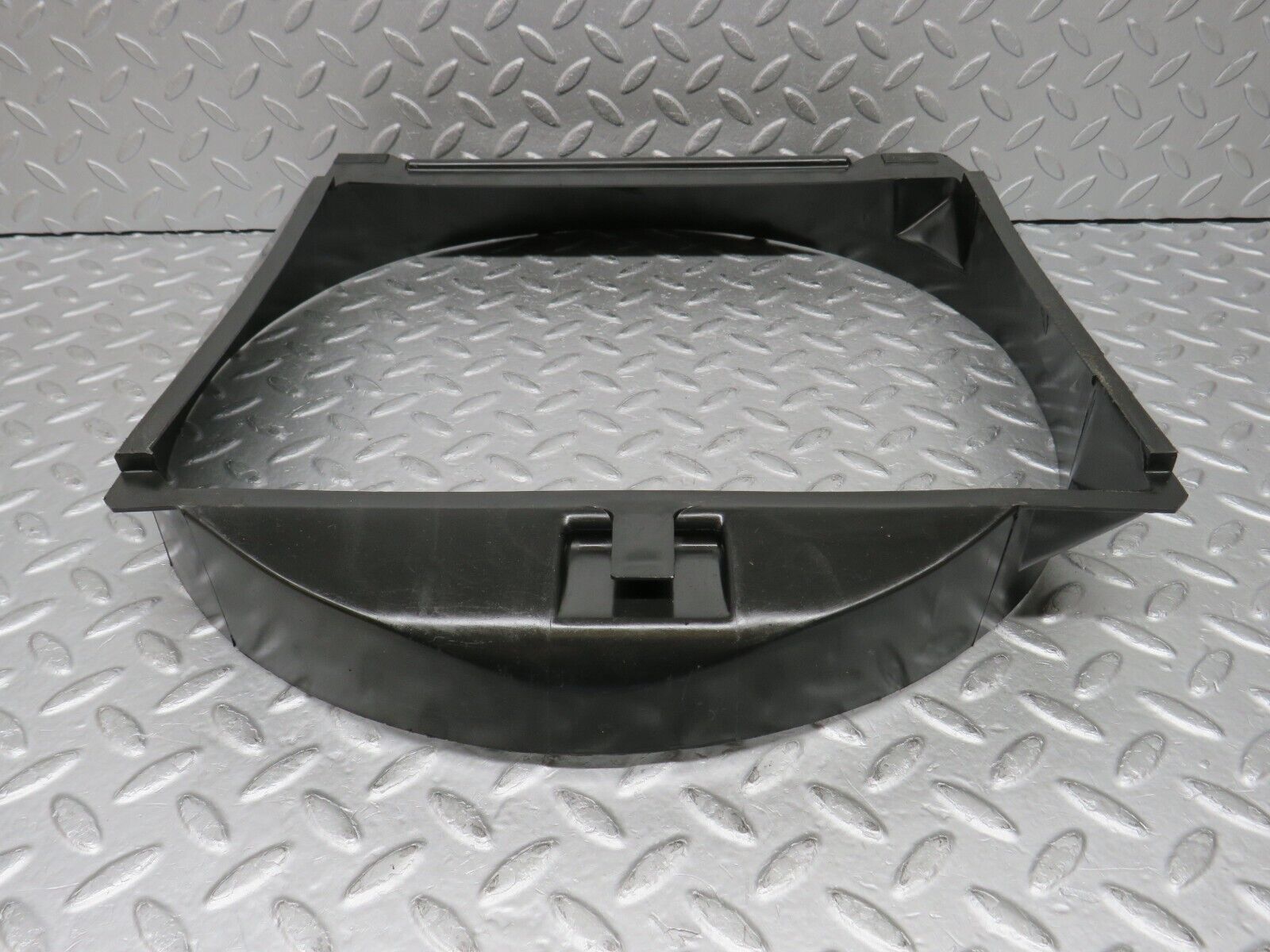 36653 Mercedes-Benz W201 190E 2.0L Engine Fan Shroud 2015050755