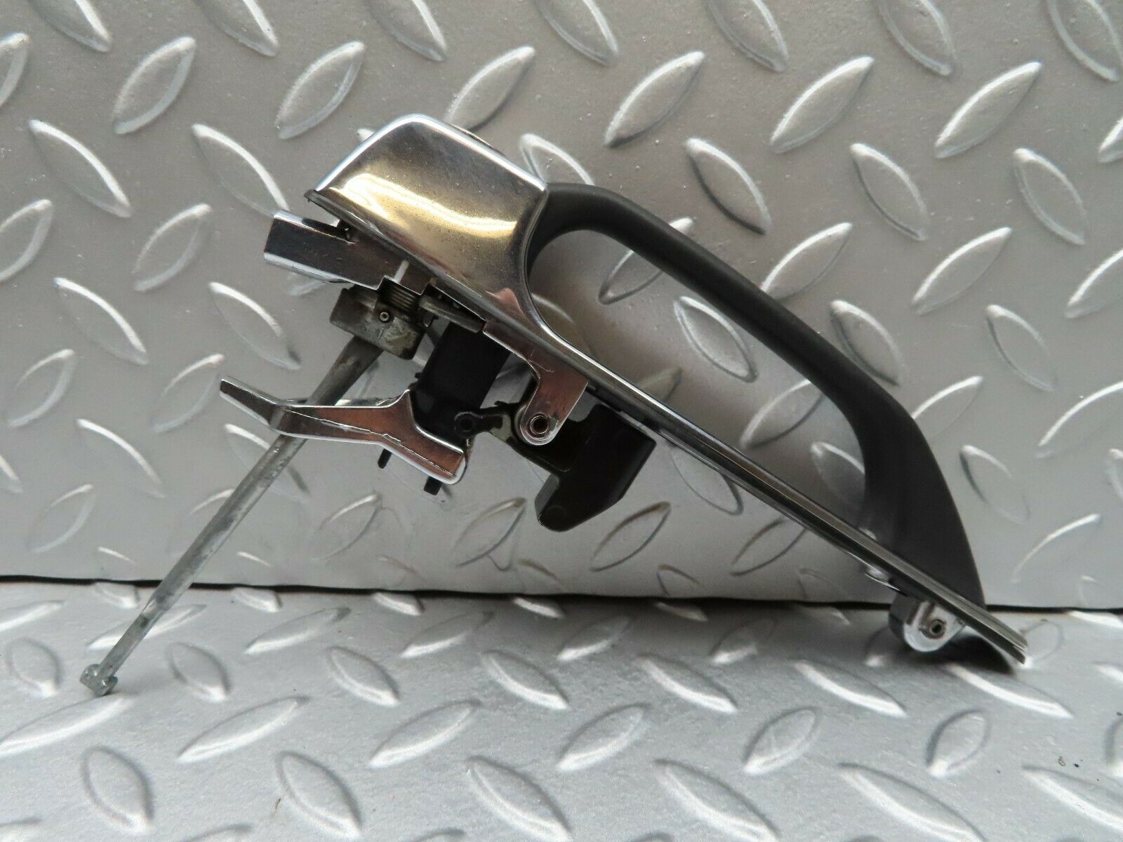 4518 Mercedes-Benz W123 230E Exterior Door Handle Front Left