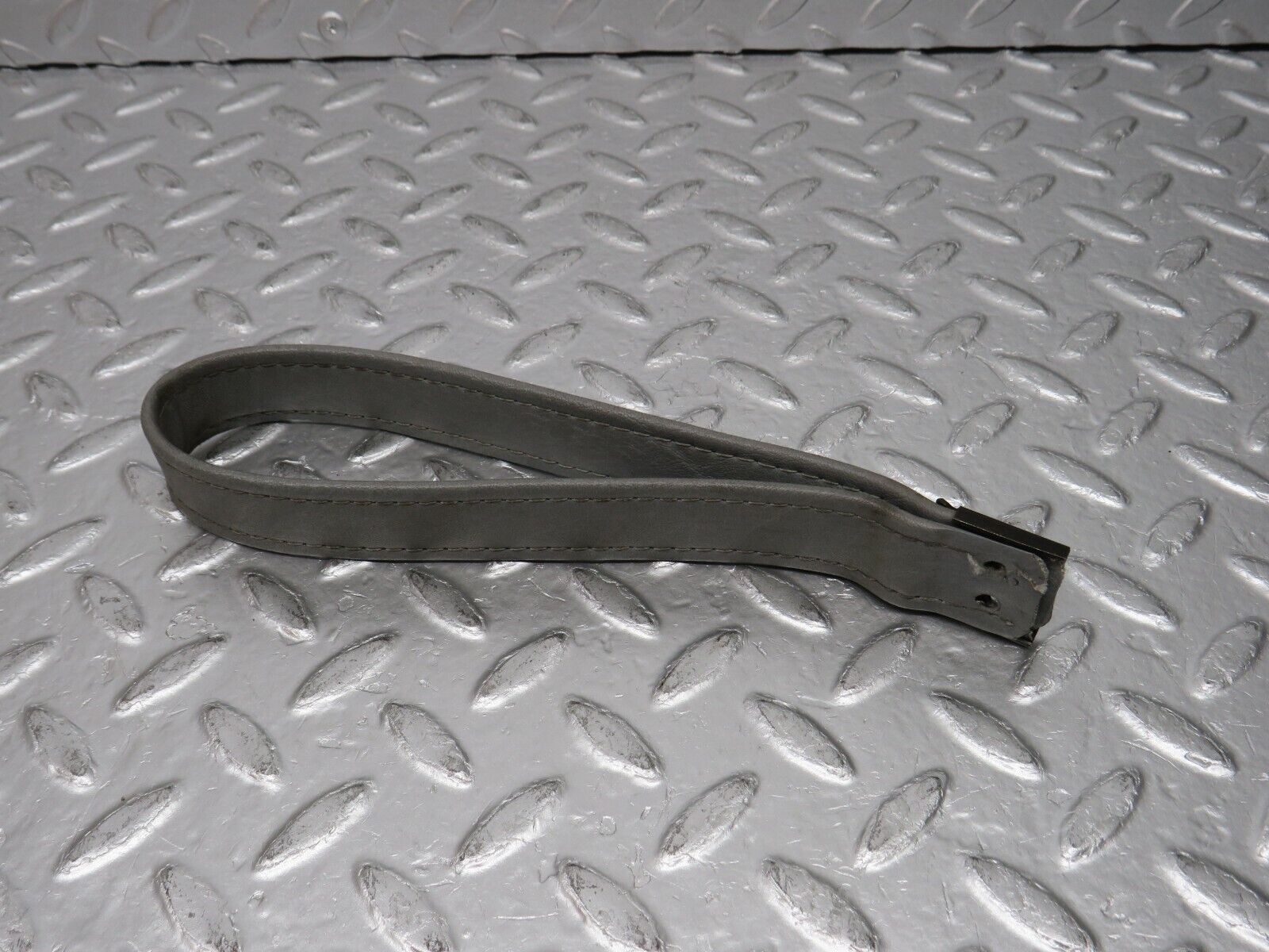 32564 Mercedes-Benz S124 300TE Wagon Tailgate Handle