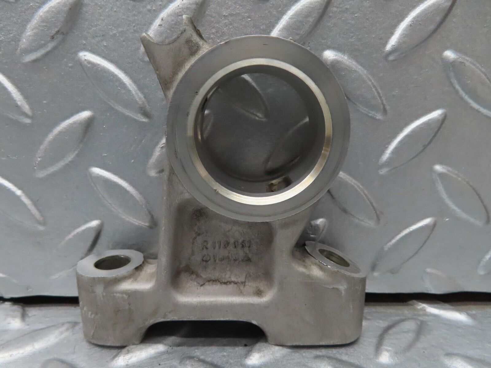 16549 Mercedes-Benz C107 350SLC Coupe Camshaft Tower Bearing 1160511810