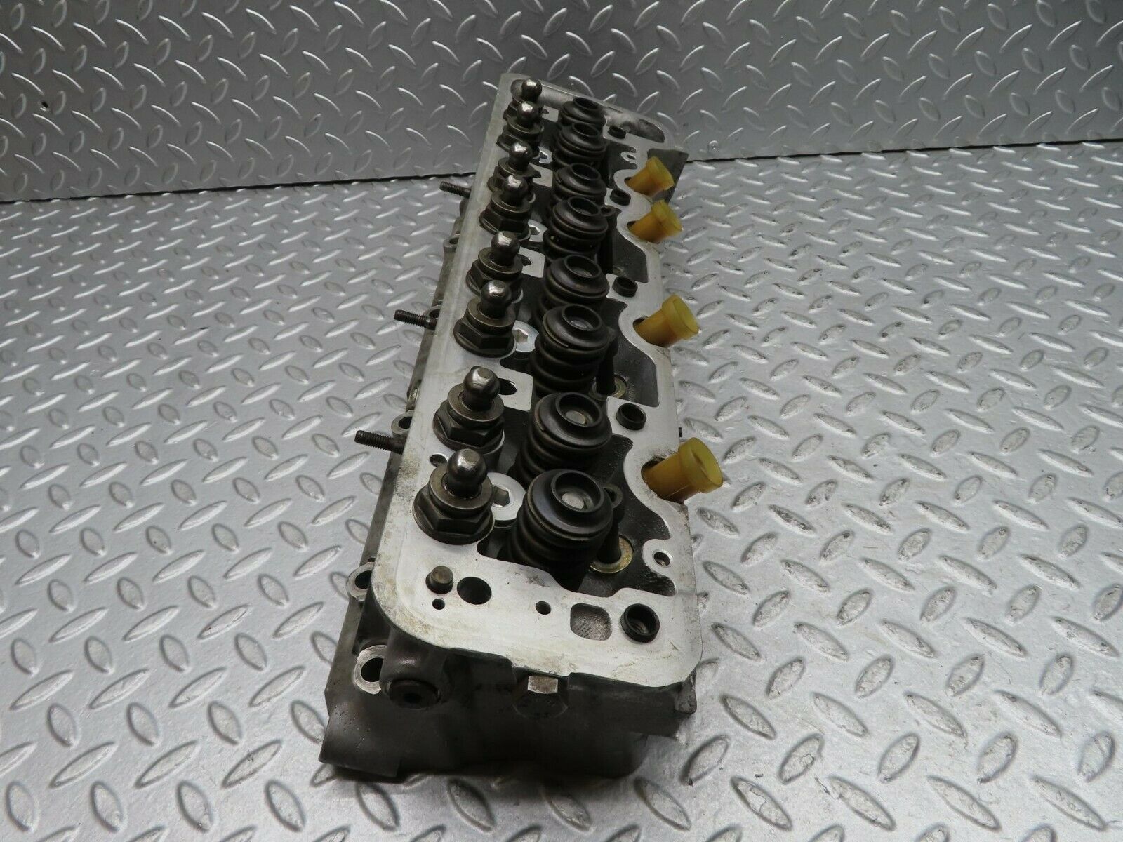 16677 Mercedes-Benz C107 380SLC Cylinder Head Right Side 1160163001