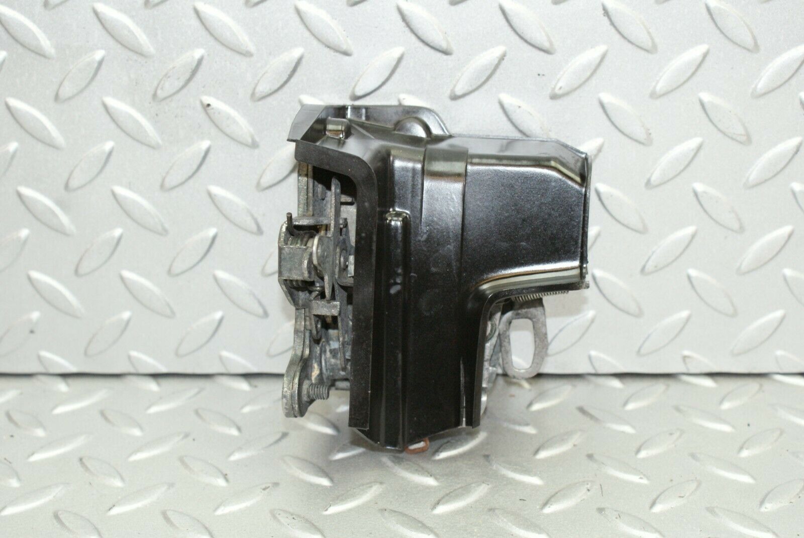 2595 Mercedes-Benz W116 350SE Door Lock Mechanism Left