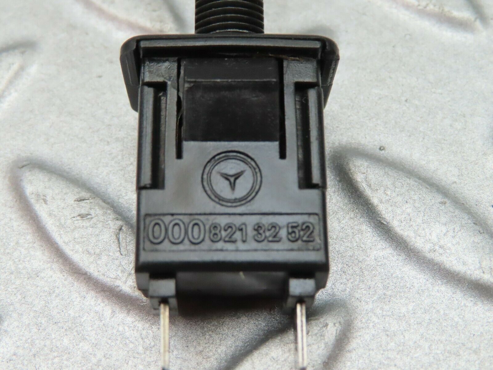 5759 Mercedes-Benz W123 200 Glove Box Light Switch 0008213252