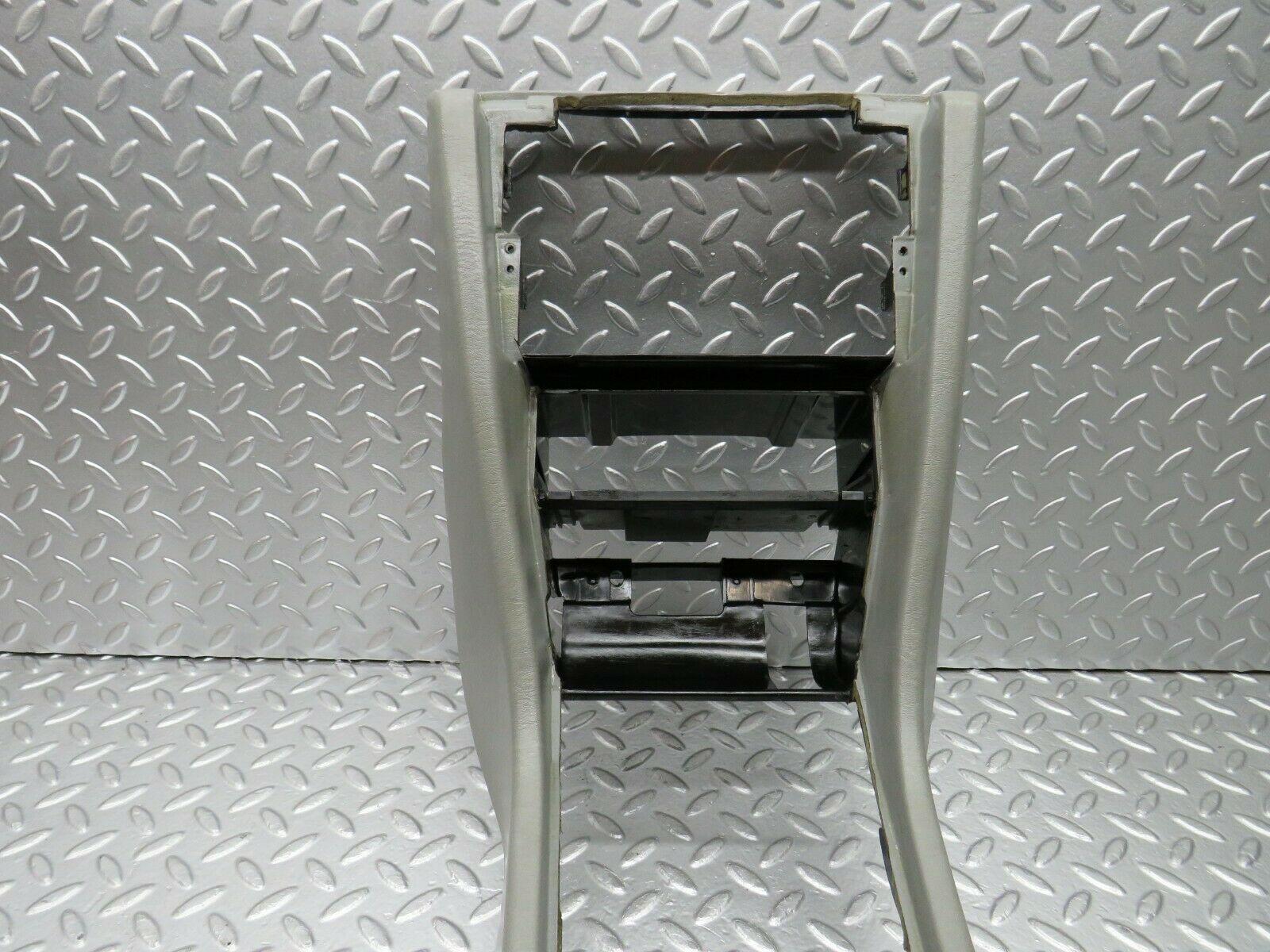 22335 Mercedes-Benz C124 E220 Coupe Centre Console Grey
