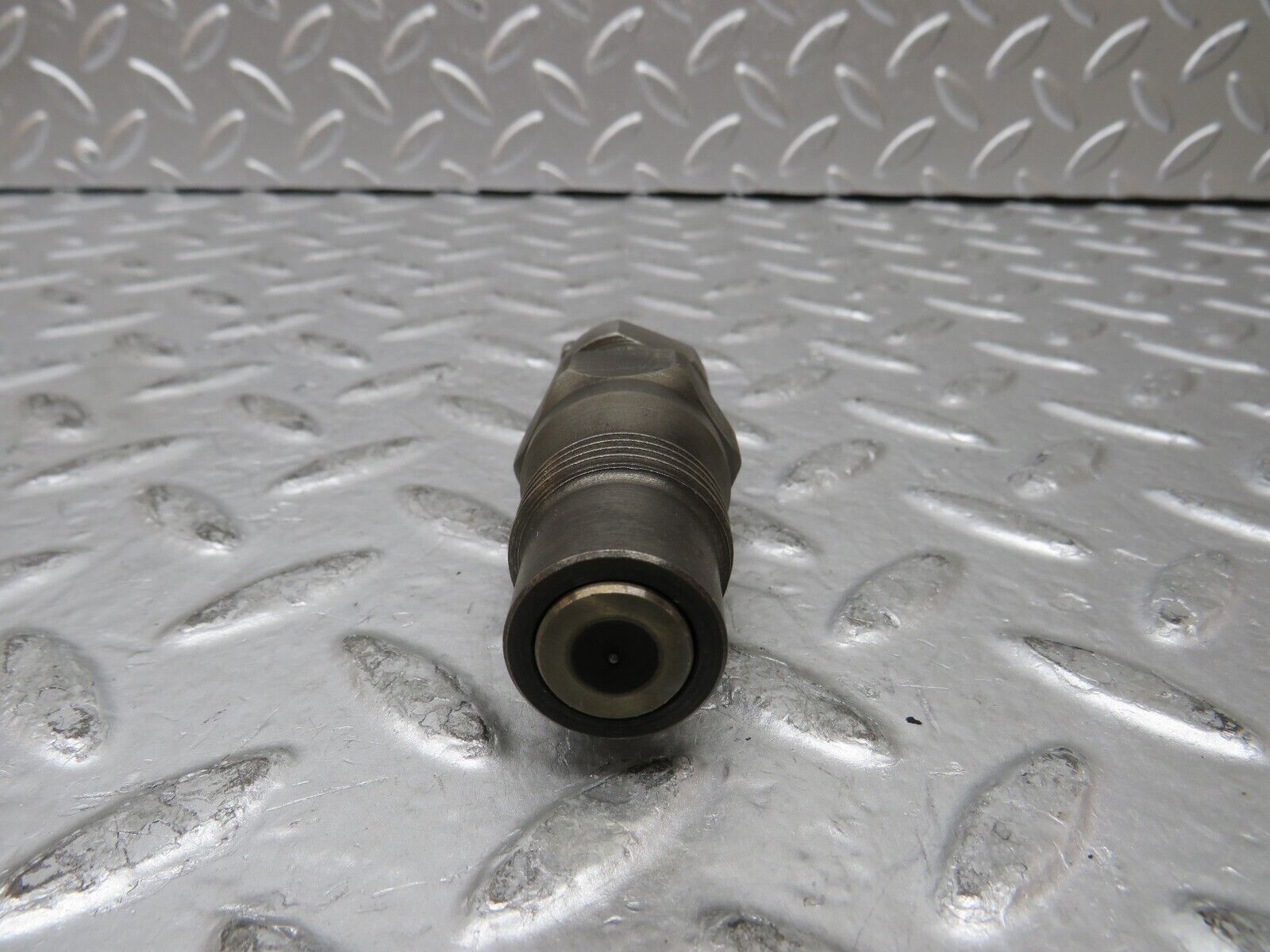 27004 Mercedes-Benz W123 240D Fuel Injector Bosch KCA30S35/4