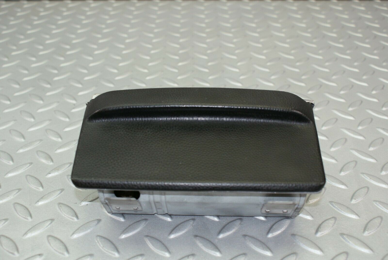 3200 Mercedes-Benz W115 220D Centre Console Ashtray