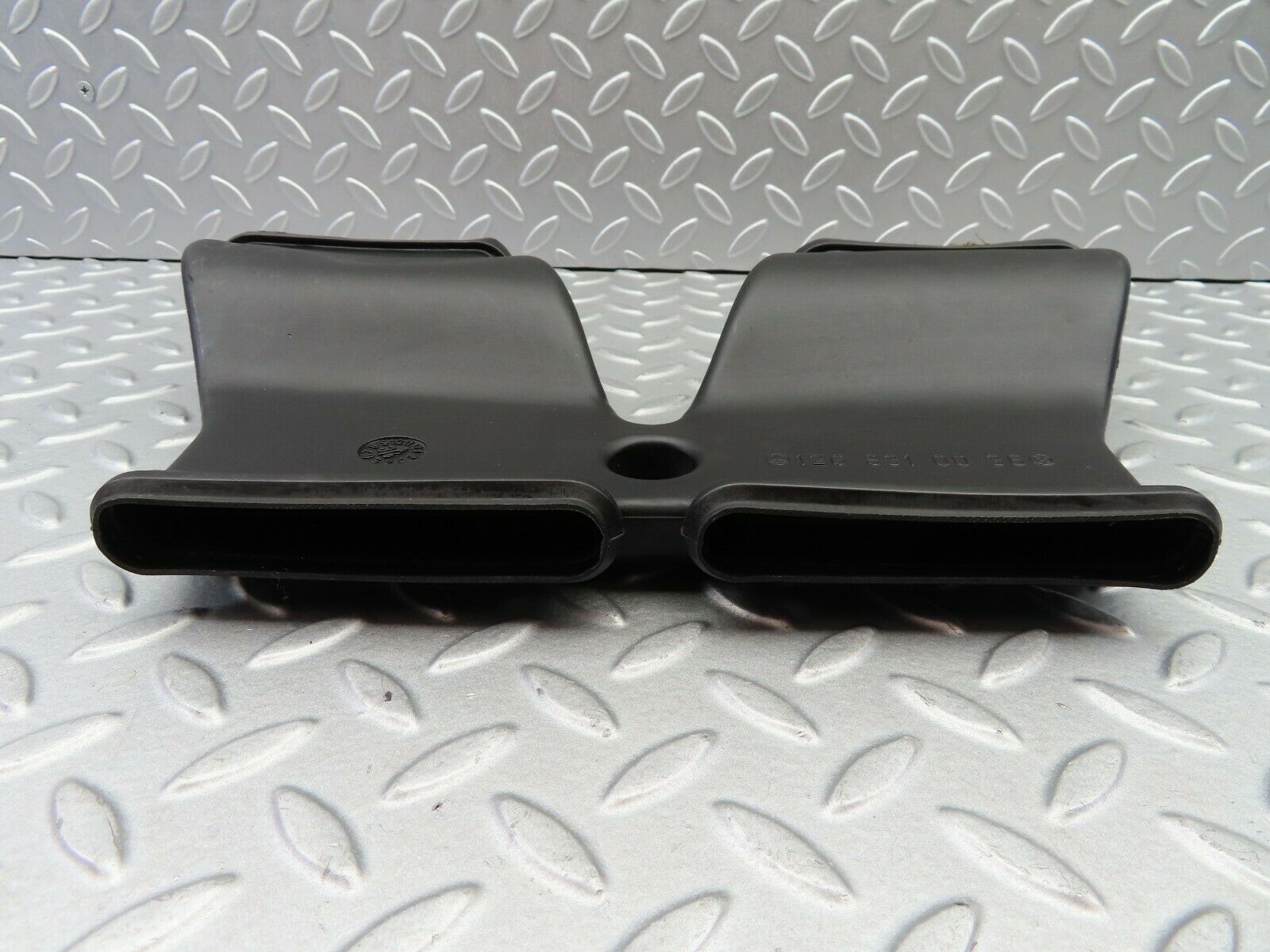 6214 Mercedes-Benz W126 380SE Dashboard Centre Air Vent 1268310036