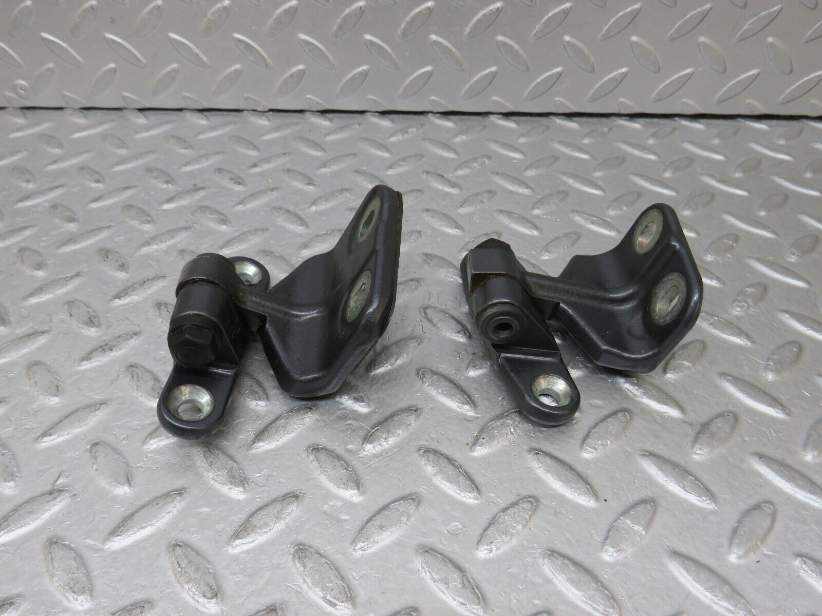 35268 Mercedes-Benz W221 Rear Right Door Hinge