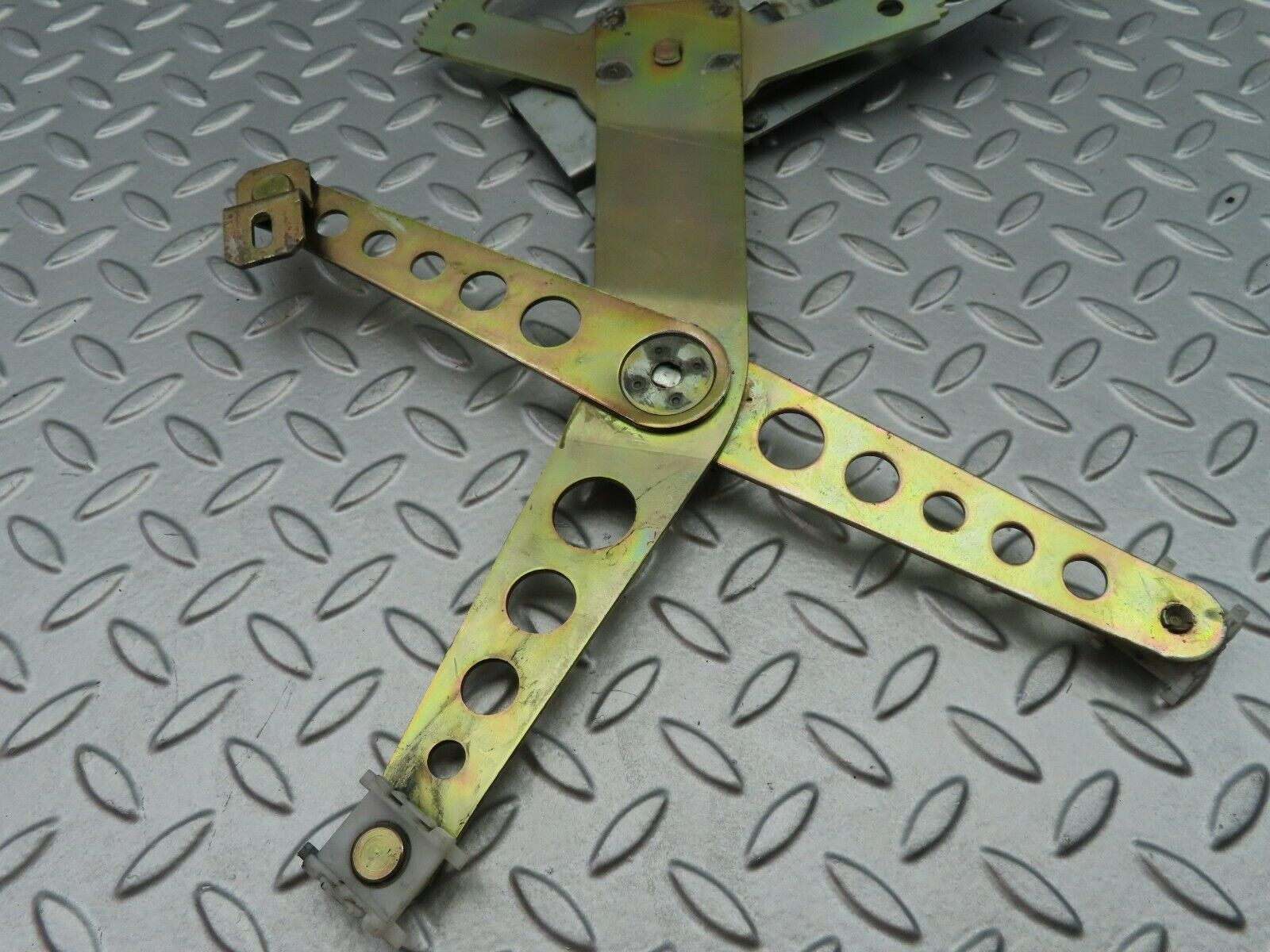 6615 Mercedes-Benz S124 E220 Wagon Front Right Power Window Regulator