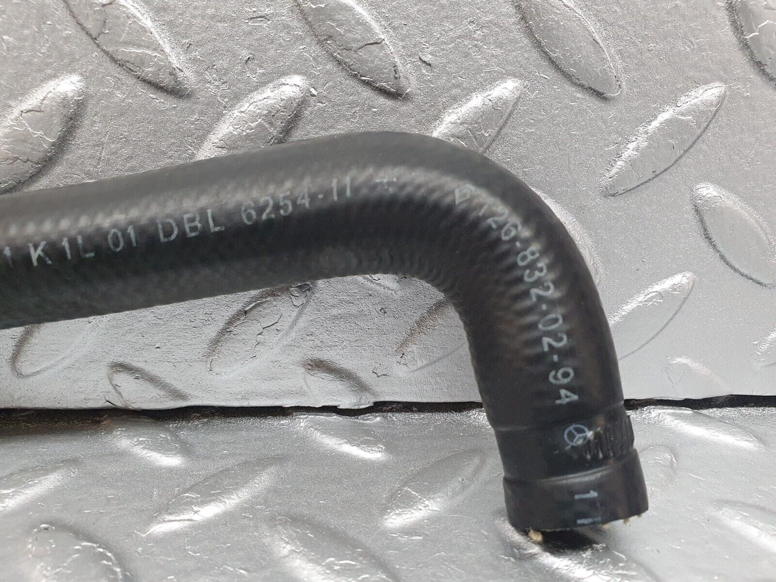 41042 Mercedes-Benz W126 300SE Heater Hose 1268320294