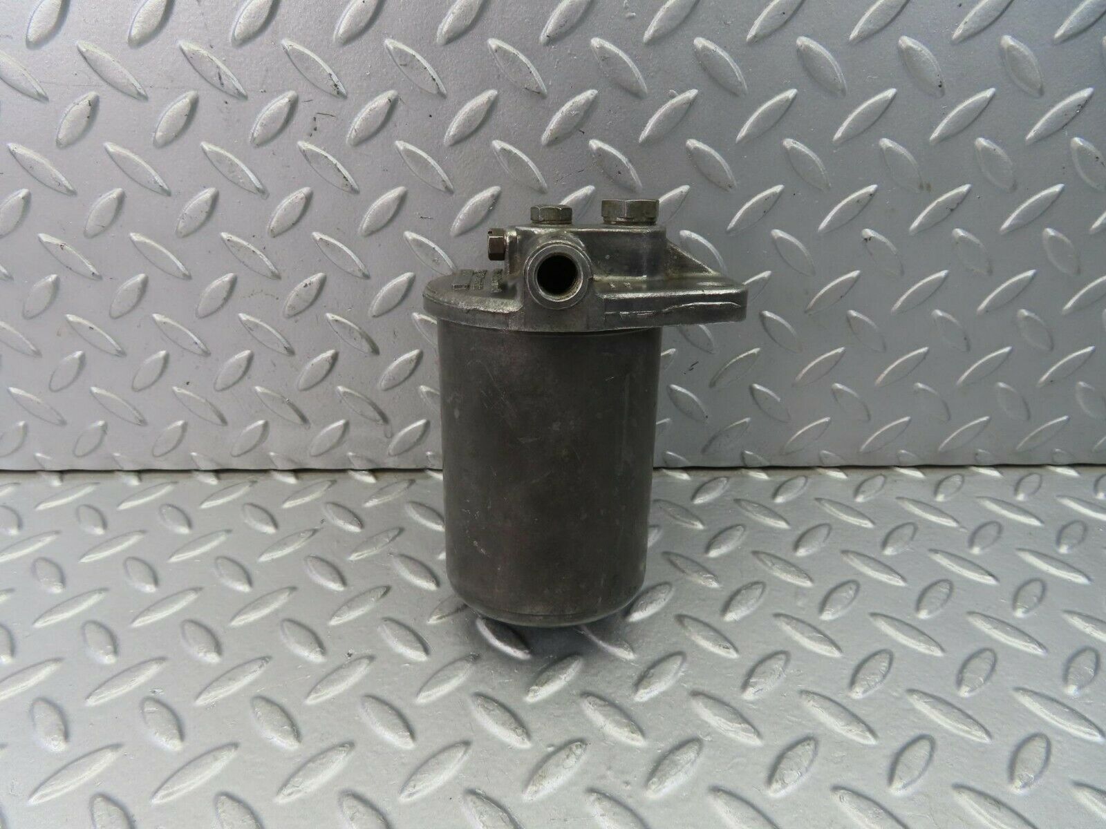 8914 Mercedes-Benz W108 Fuel Filter Housing Knecht