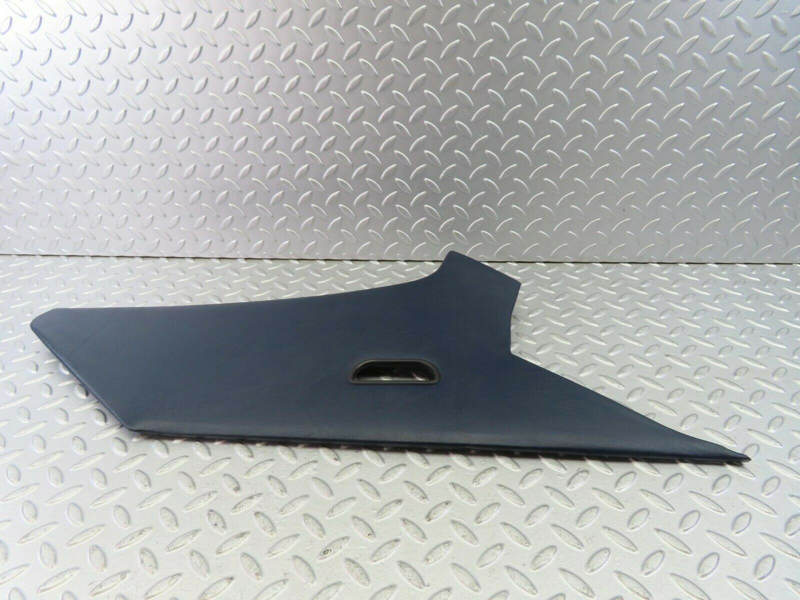 10322 Mercedes-Benz W201 190E C Pillar Cover Trim Left 2016950144