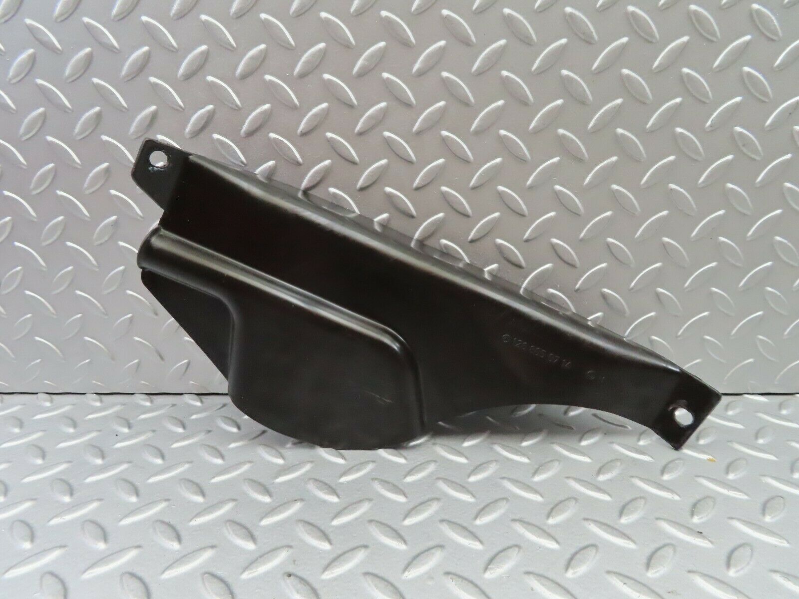 6059 Mercedes-Benz W126 380SE Central Locking Vacuum Pump Cover 1268050714