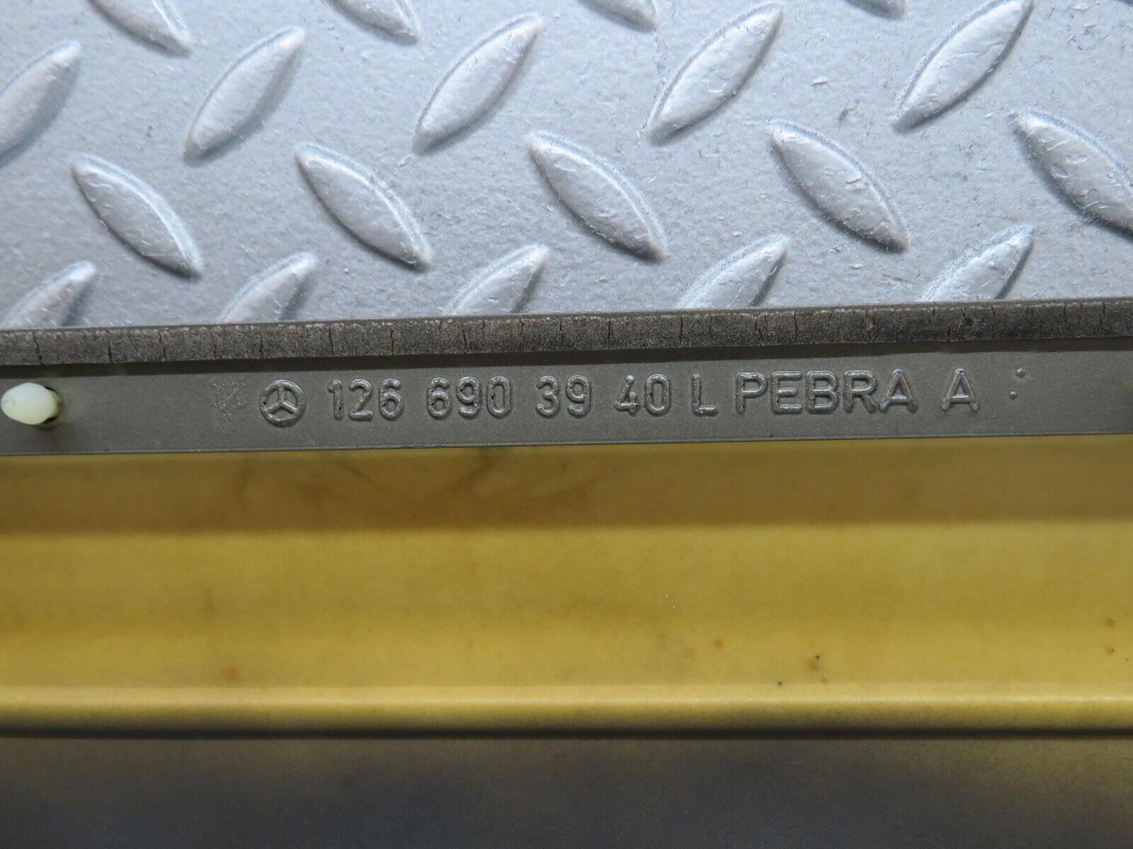 35966 Mercedes-Benz W126 420SE Rear Left Door Moulding Trim 1266903940