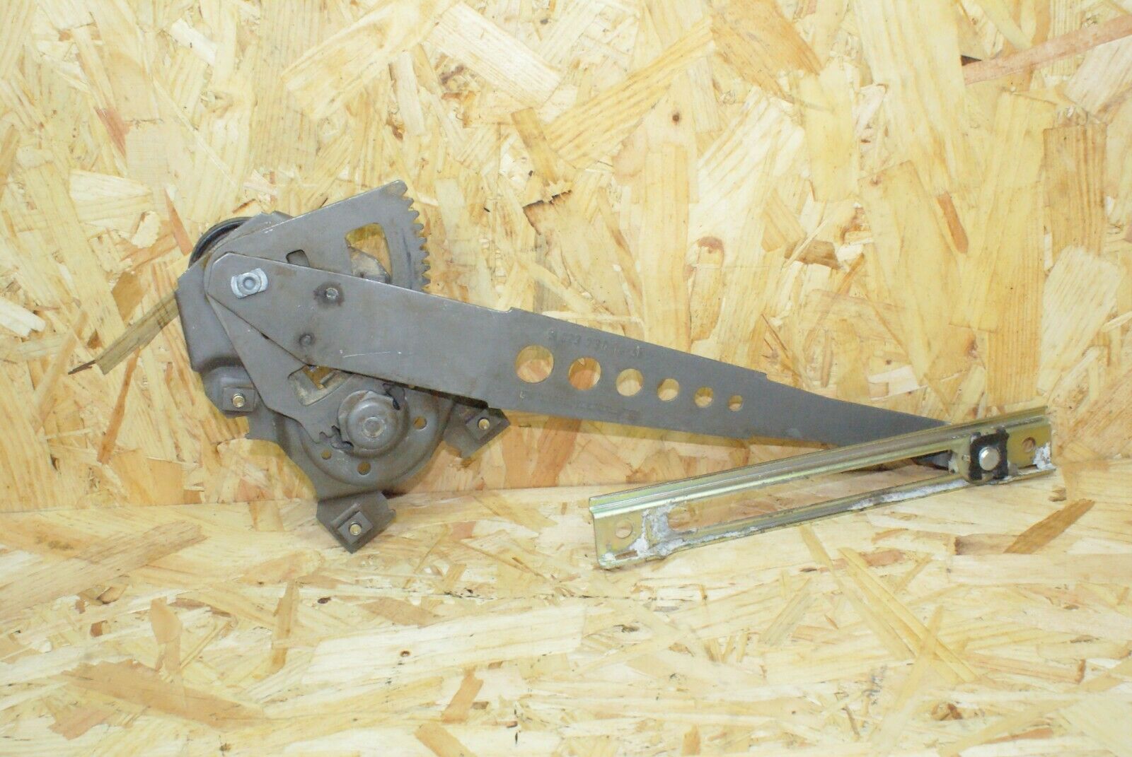 2263 Mercedes-Benz W123 280E Rear Right Manual Window Regulator 1237301446