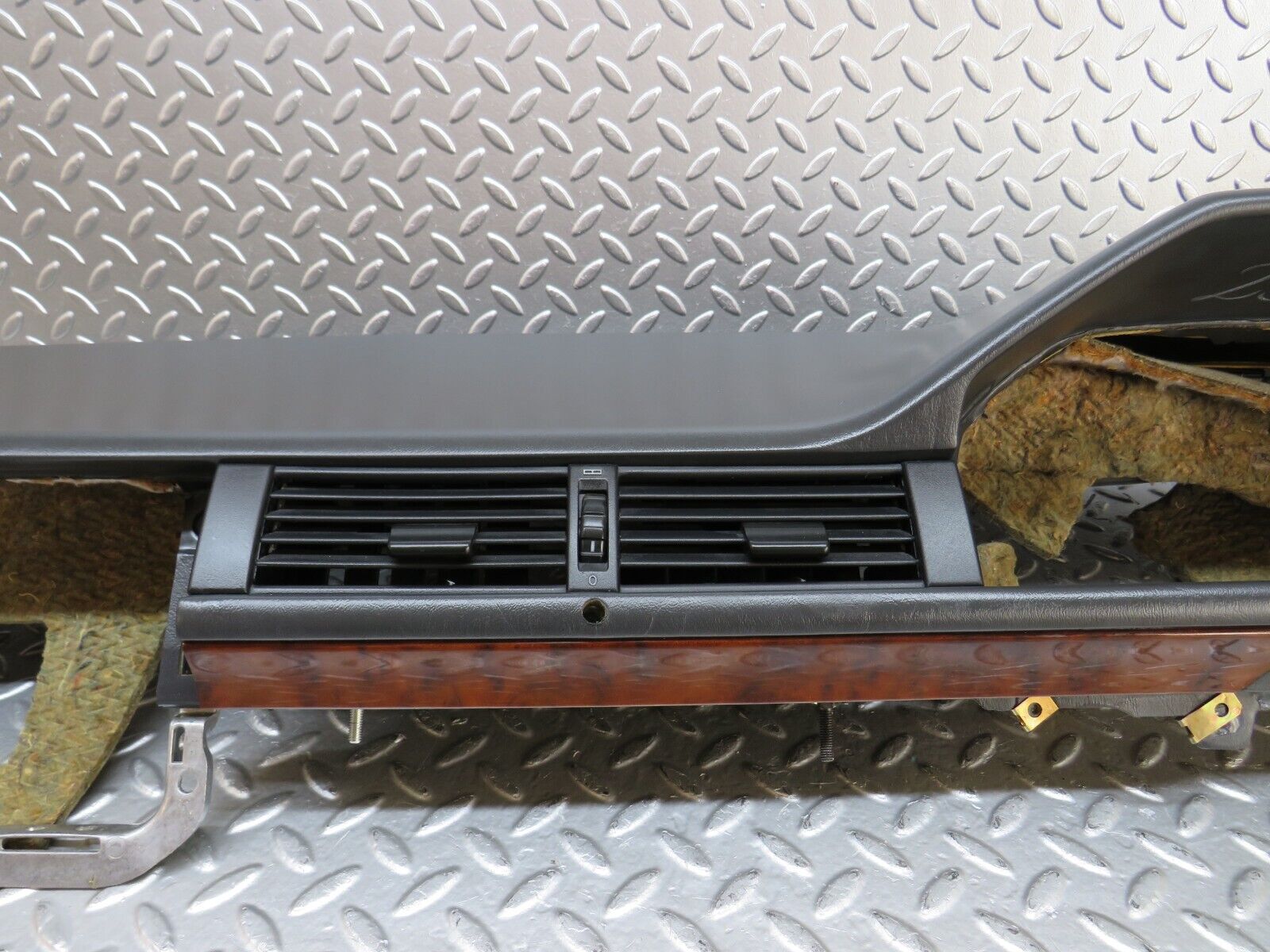 25962 Mercedes-Benz W124 280E Dashboard Black