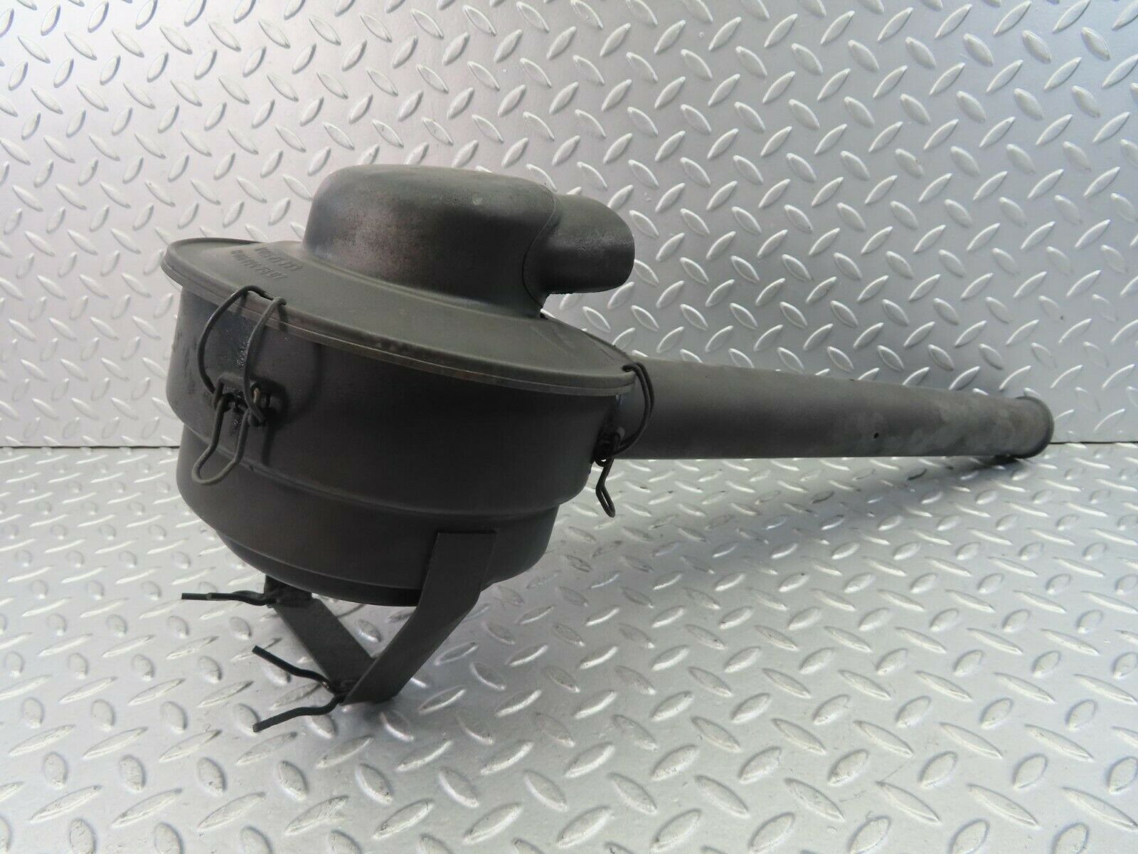 8592 Mercedes-Benz W115 Air Filter Housing 0060947802