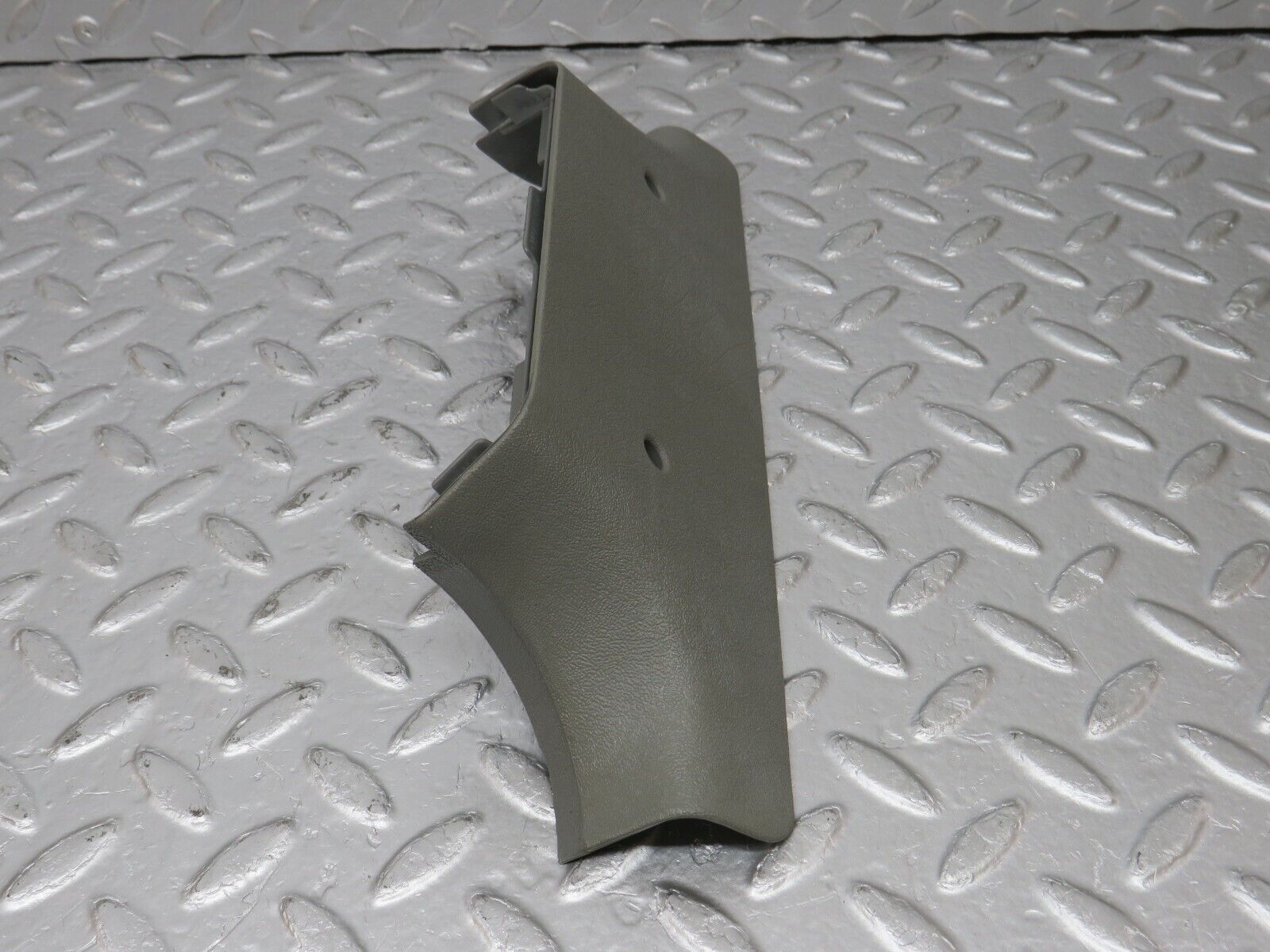33663 Mercedes-Benz W201 190E 2.0L B Pillar Bottom Cover Left Side Grey 2016920122