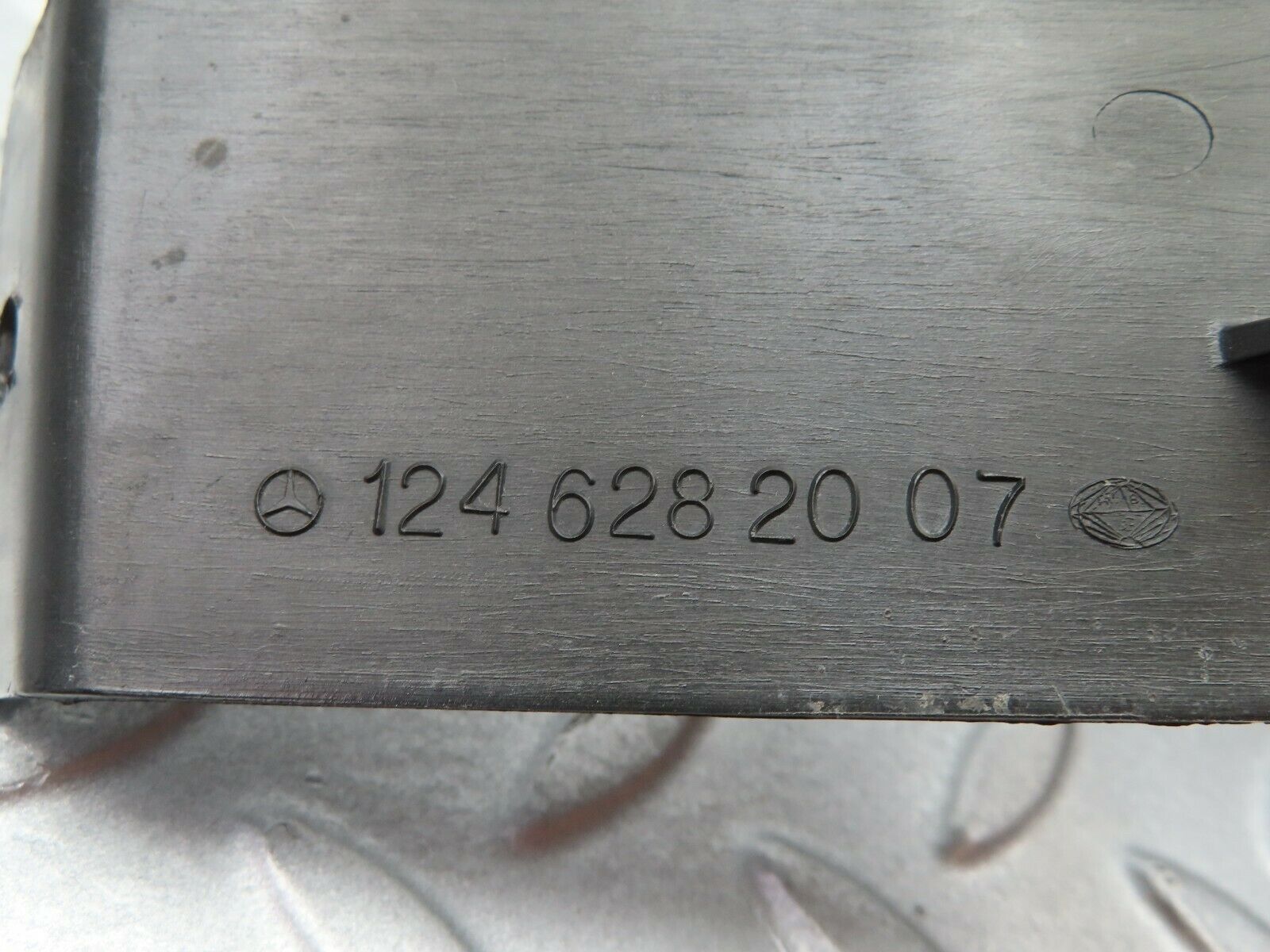 5328 Mercedes-Benz W124 230E Cover Between Lighting Unit And Frame 1246282007