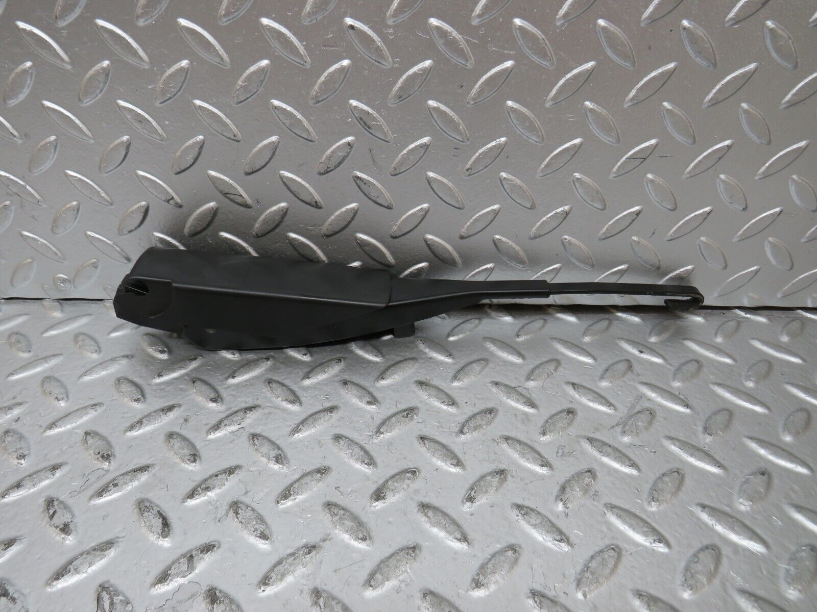 26607 Mercedes-Benz C124 220CE Coupe Wiper Arm