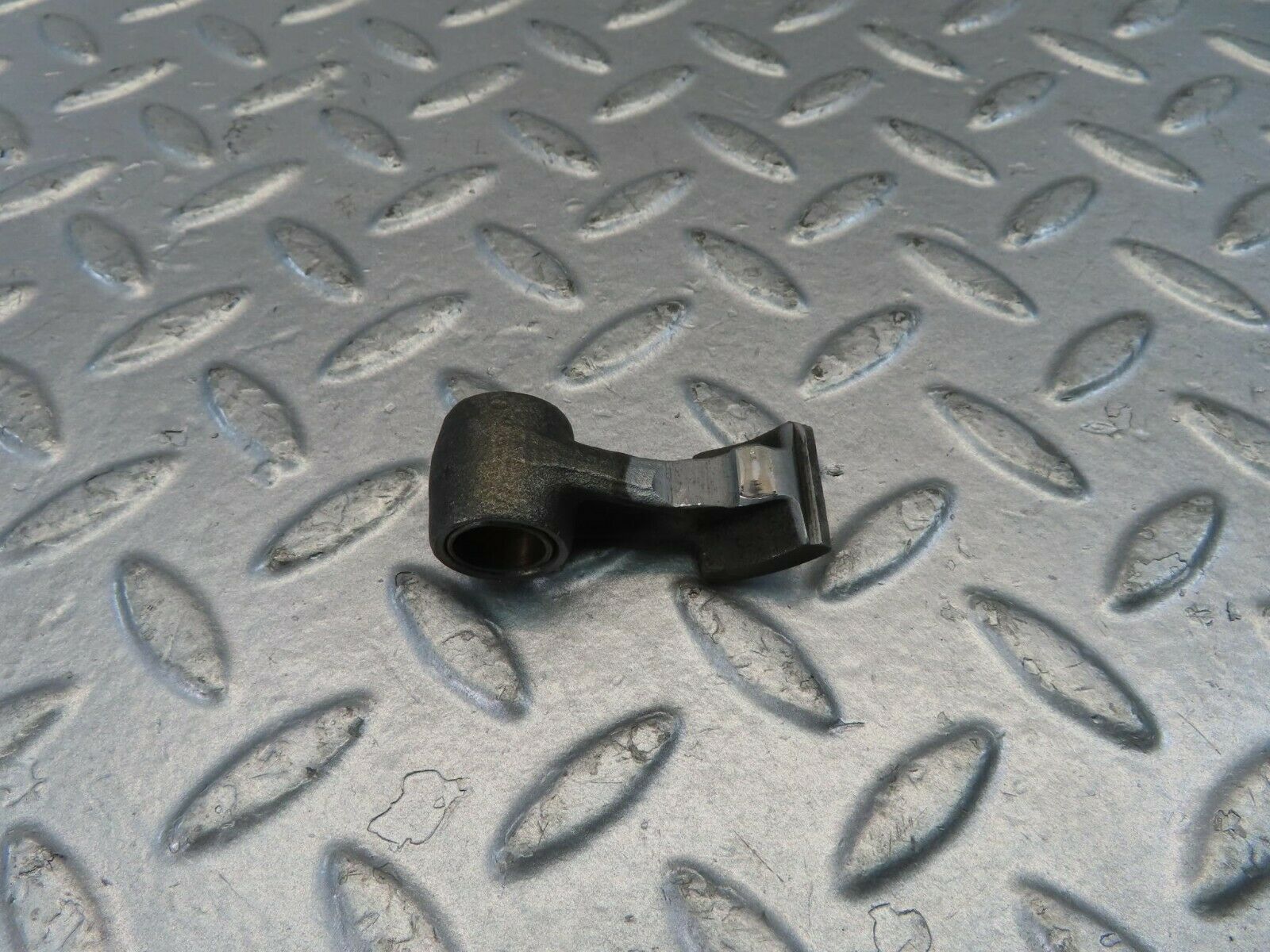 10976 Mercedes-Benz W115 220D Rocker Arm