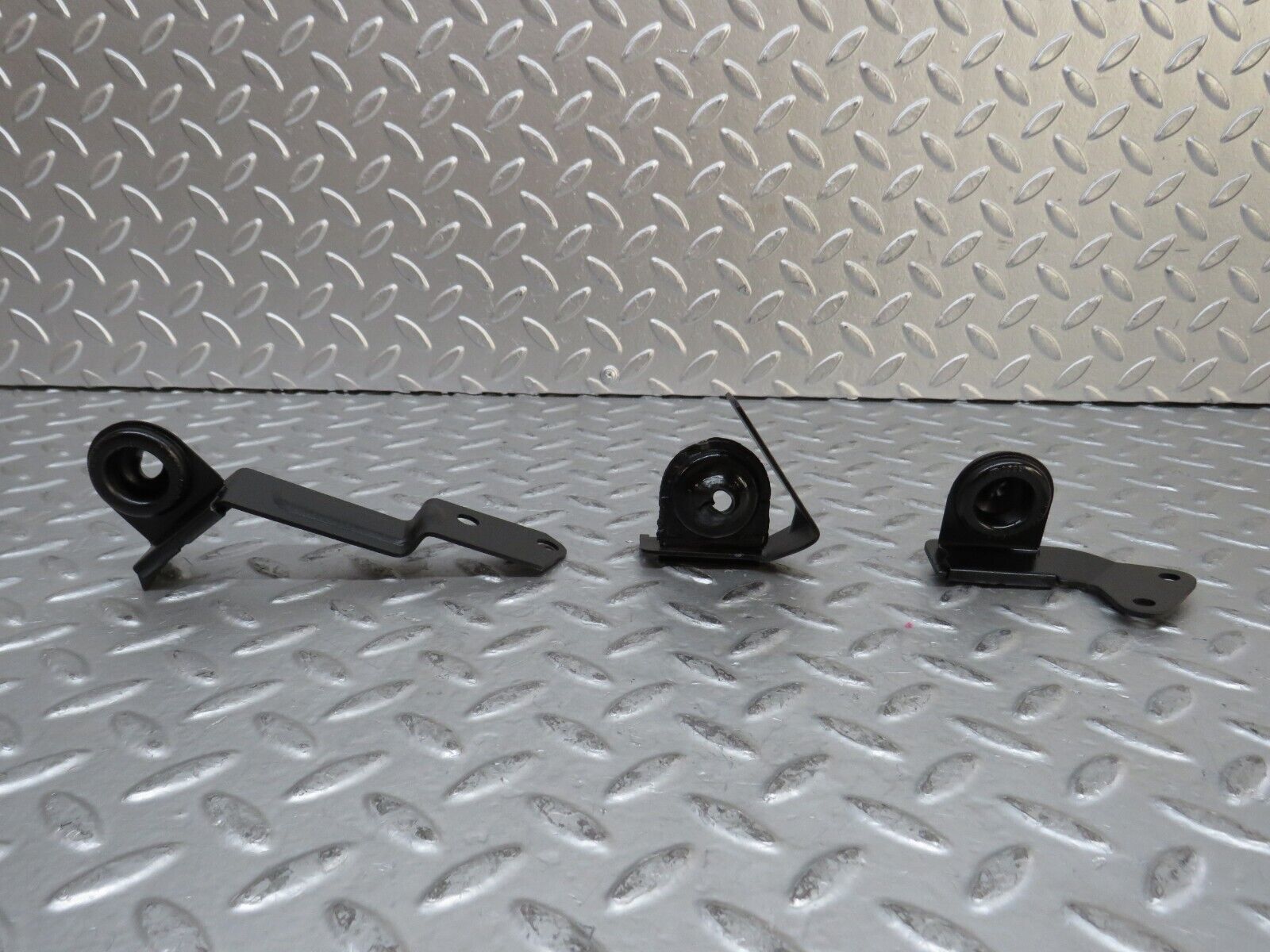 28126 Mercedes-Benz W123 280E Wire Cable Bracket 0005462937