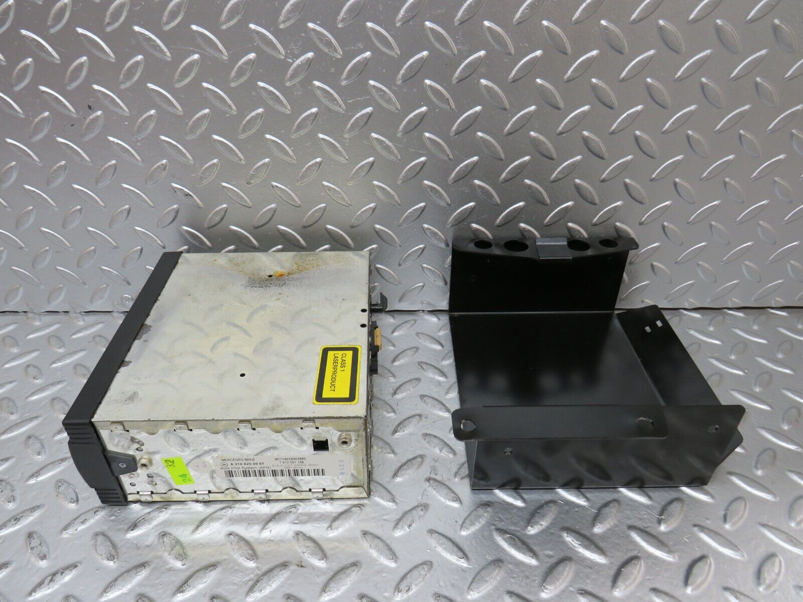 24850 Mercedes-Benz W140 S320 Navigation Computer 2108200997