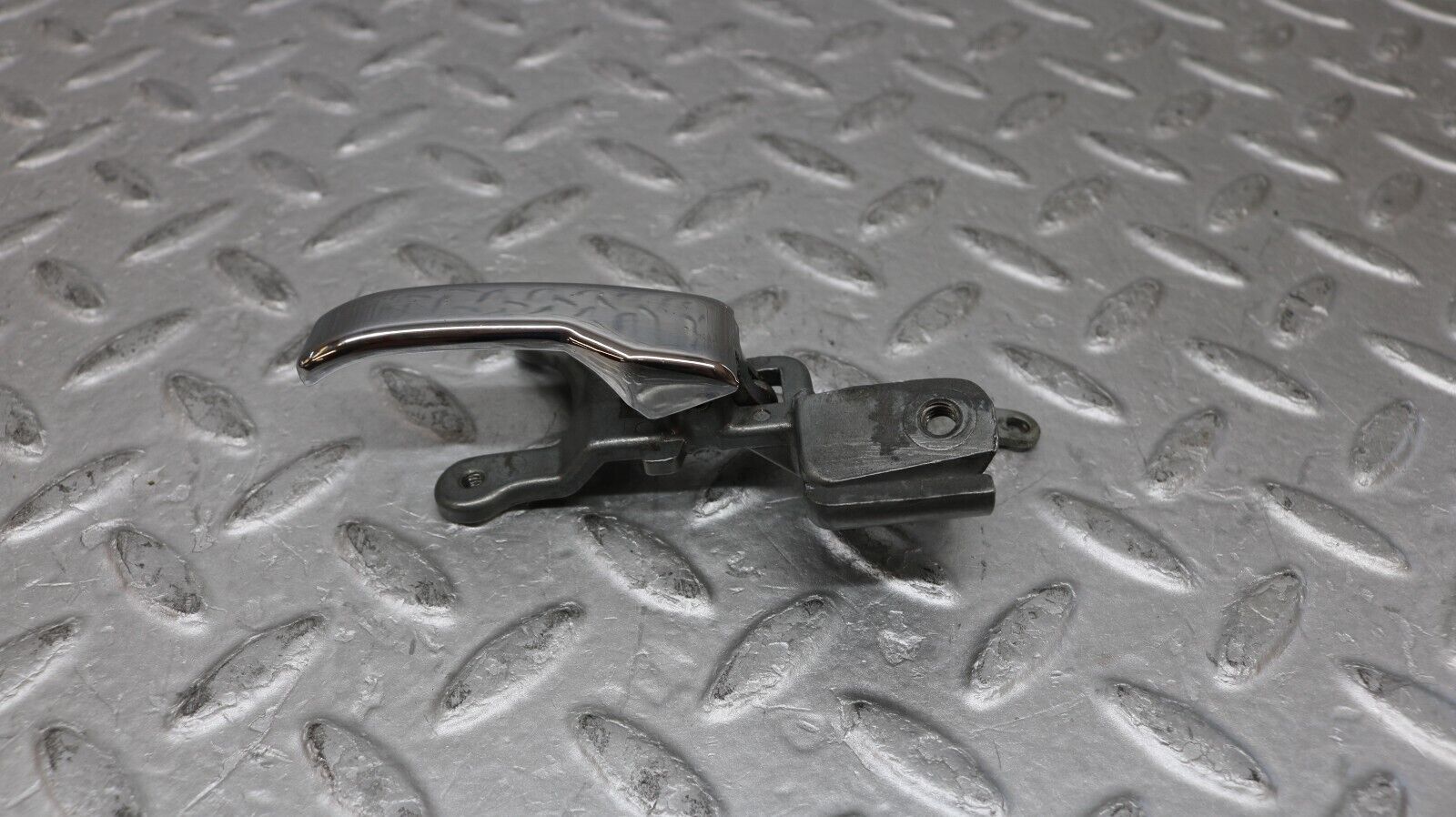 37265 Mercedes-Benz W109 300SEL Rear Left Interior Door Handle 1157660119