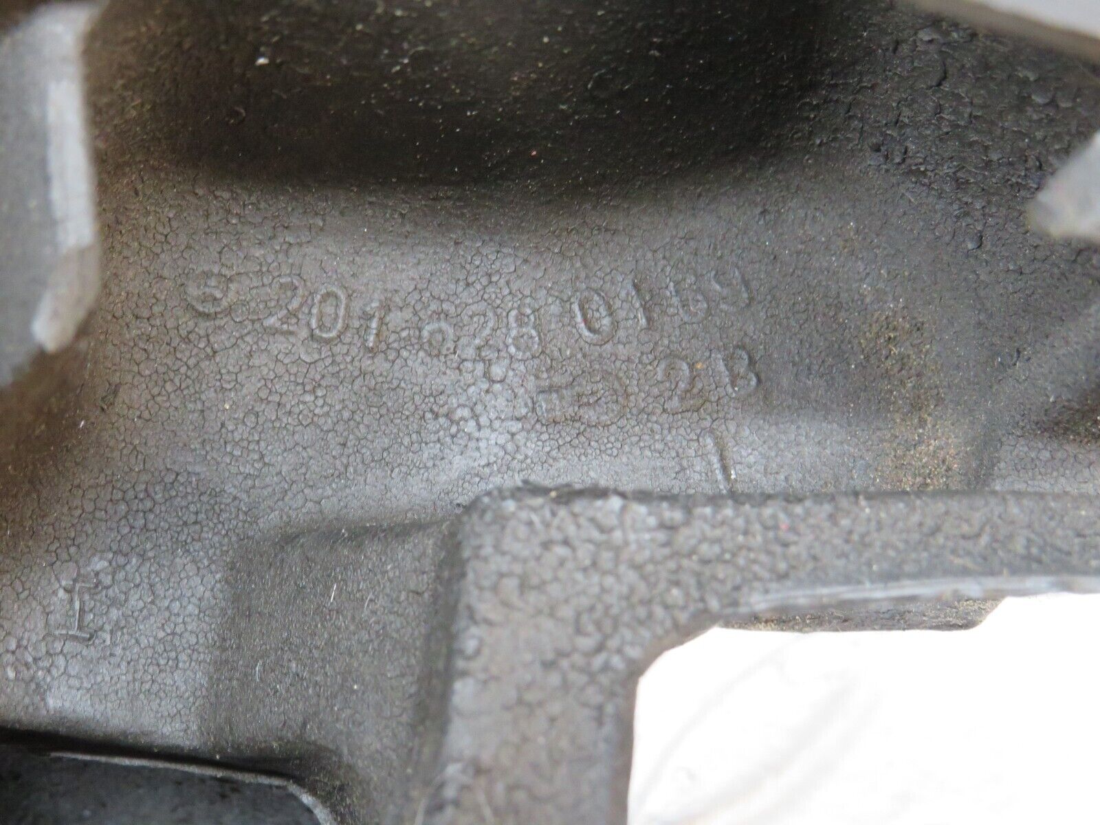 39013 Mercedes-Benz W201 190E 2.6L Water Drain Rubber Left Side 2016280169