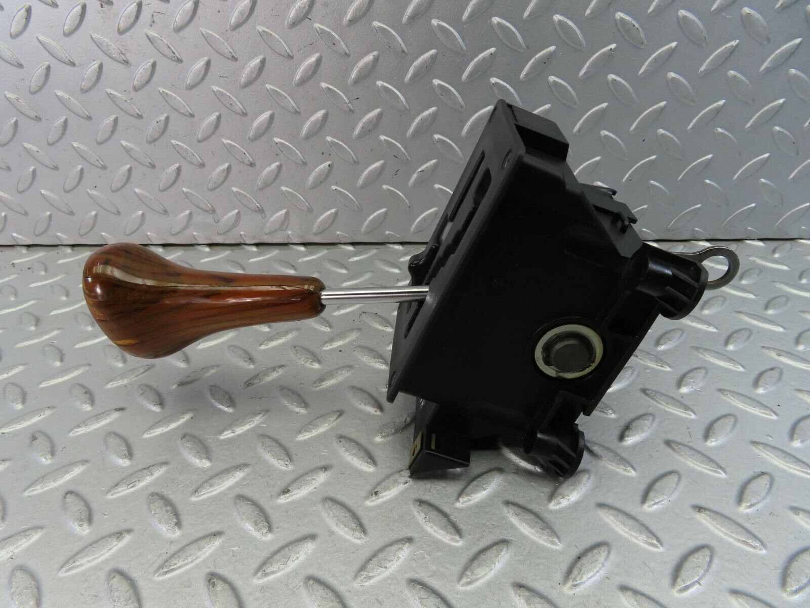 9299 Mercedes-Benz C124 300CE Coupe Automatic Gear Shift Selector 2012670905