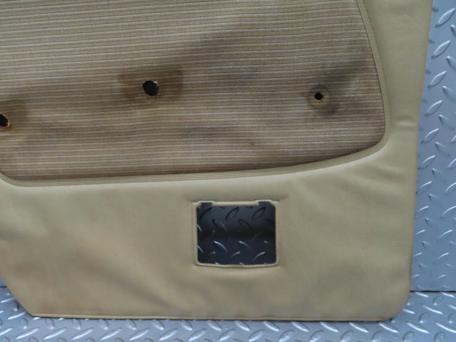 13512 Mercedes-Benz W123 200 Rear Left Door Card Cream