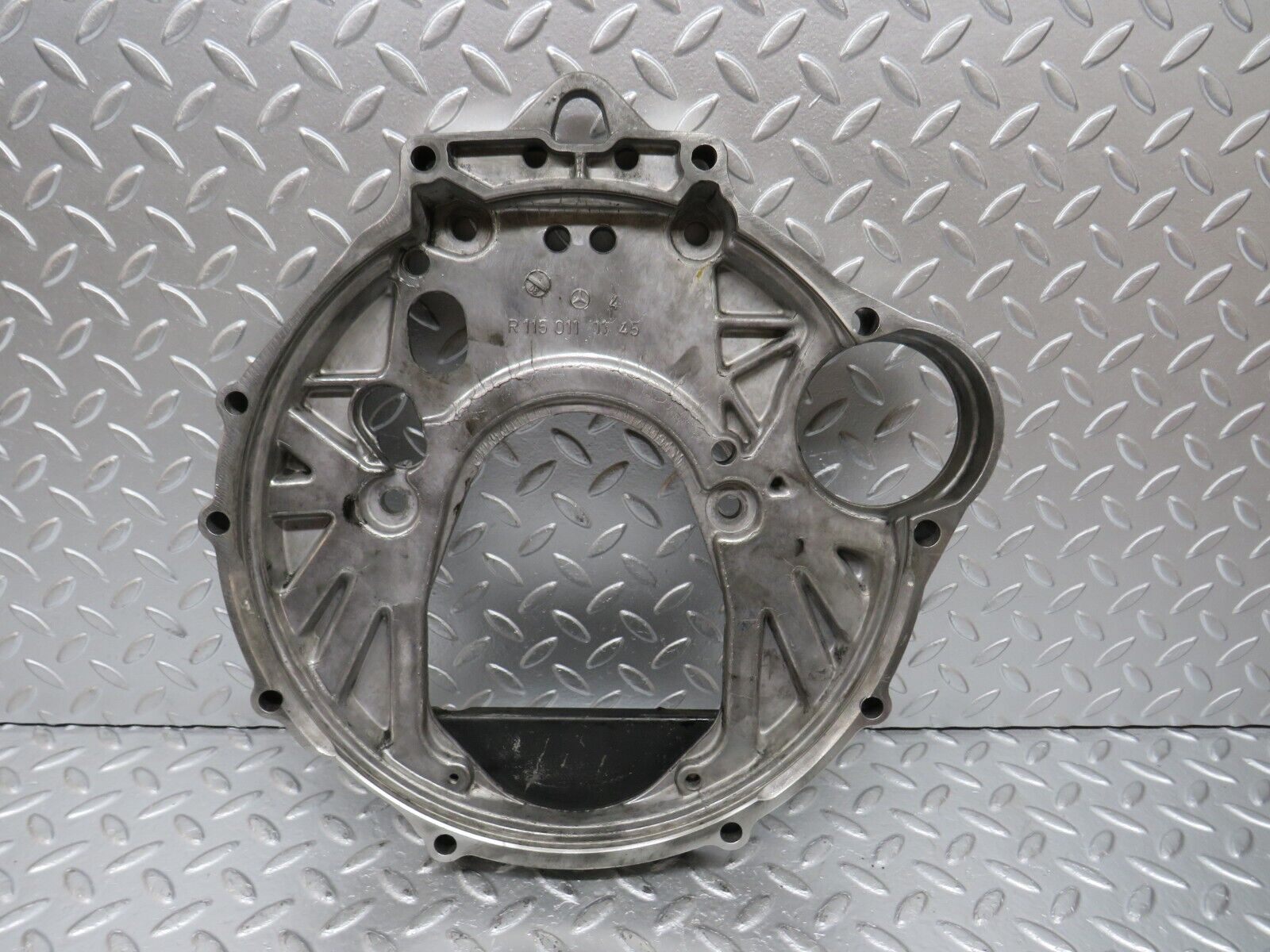 31141 Mercedes-Benz W123 200D Gearbox Flange 1150111145