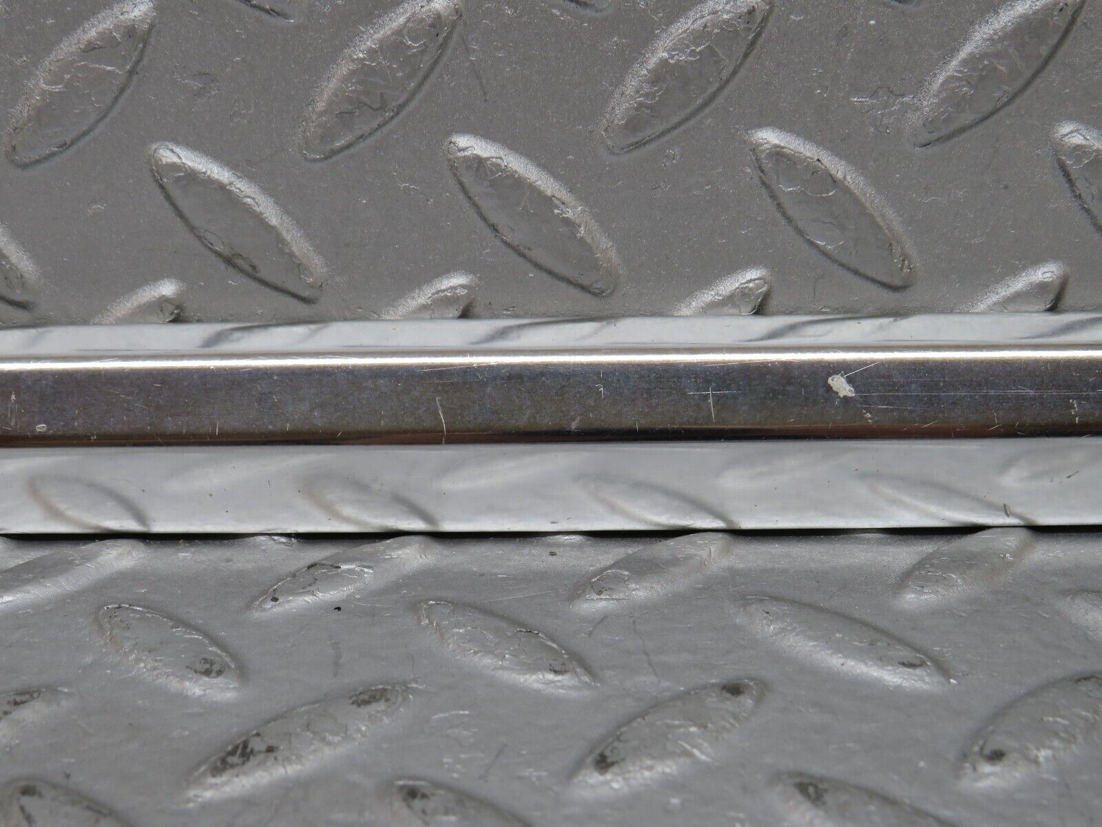 36292 Mercedes-Benz W126 420SE Front Right Door Chrome Moulding Trim