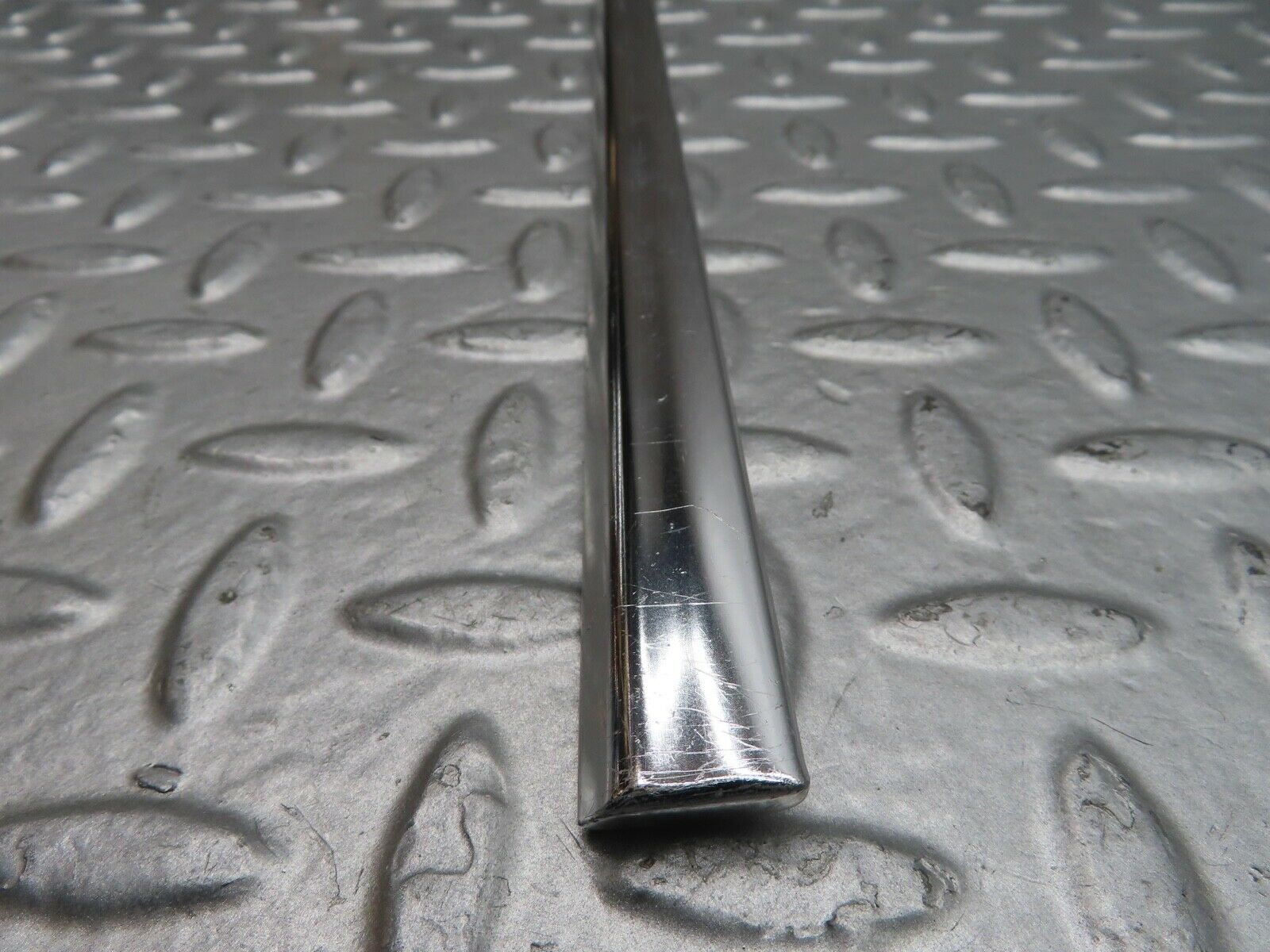 21038 Mercedes-Benz W123 230E Front Right Door Chrome Moulding Trim