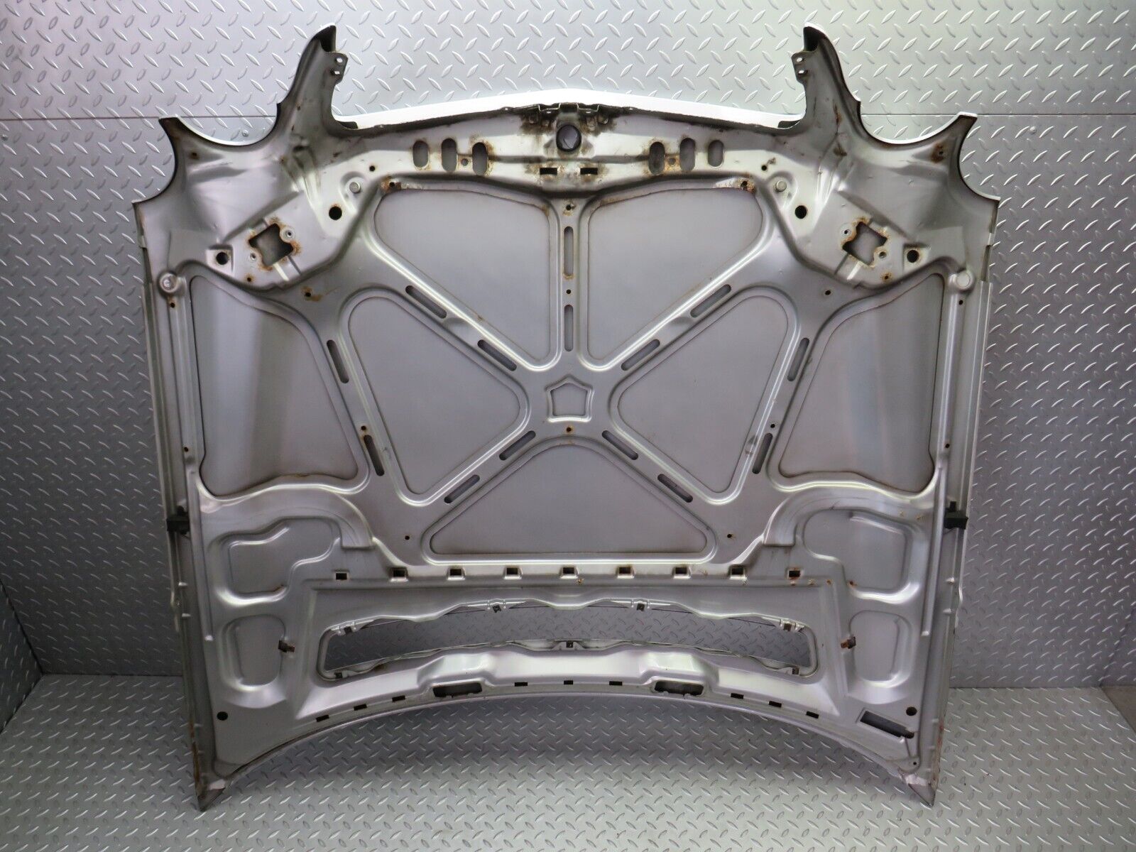 34728 Mercedes-Benz W210 320E Bonnet