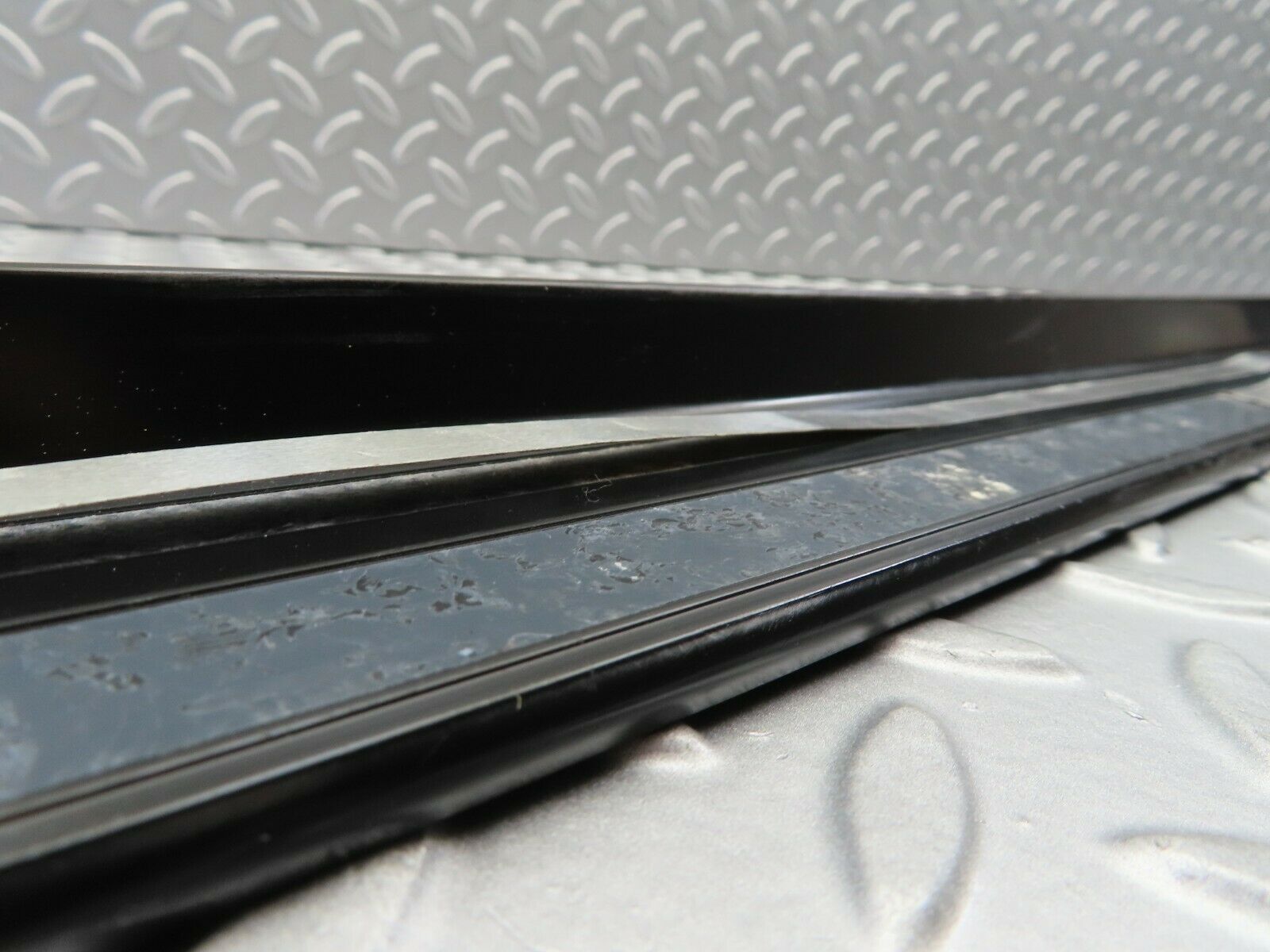 6548 Mercedes-Benz S124 E220 Wagon Front Right Door Sill Trim