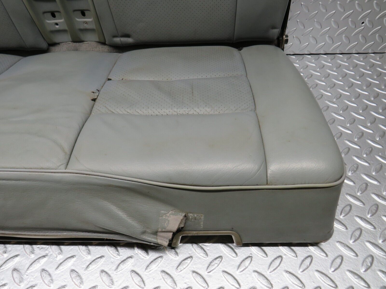 31500 Mercedes-Benz S124 220TE Wagon Third Seat Bench 1249300194