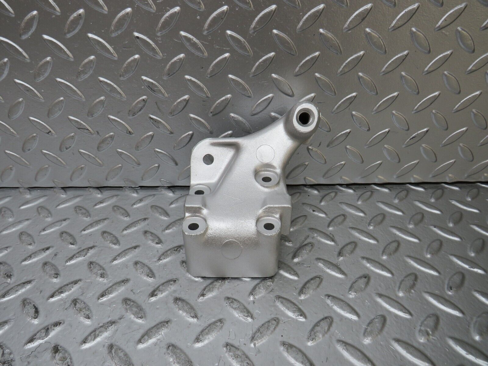 26236 Mercedes-Benz W116 450SE Engine Mount Bracket Right Side 1162232804