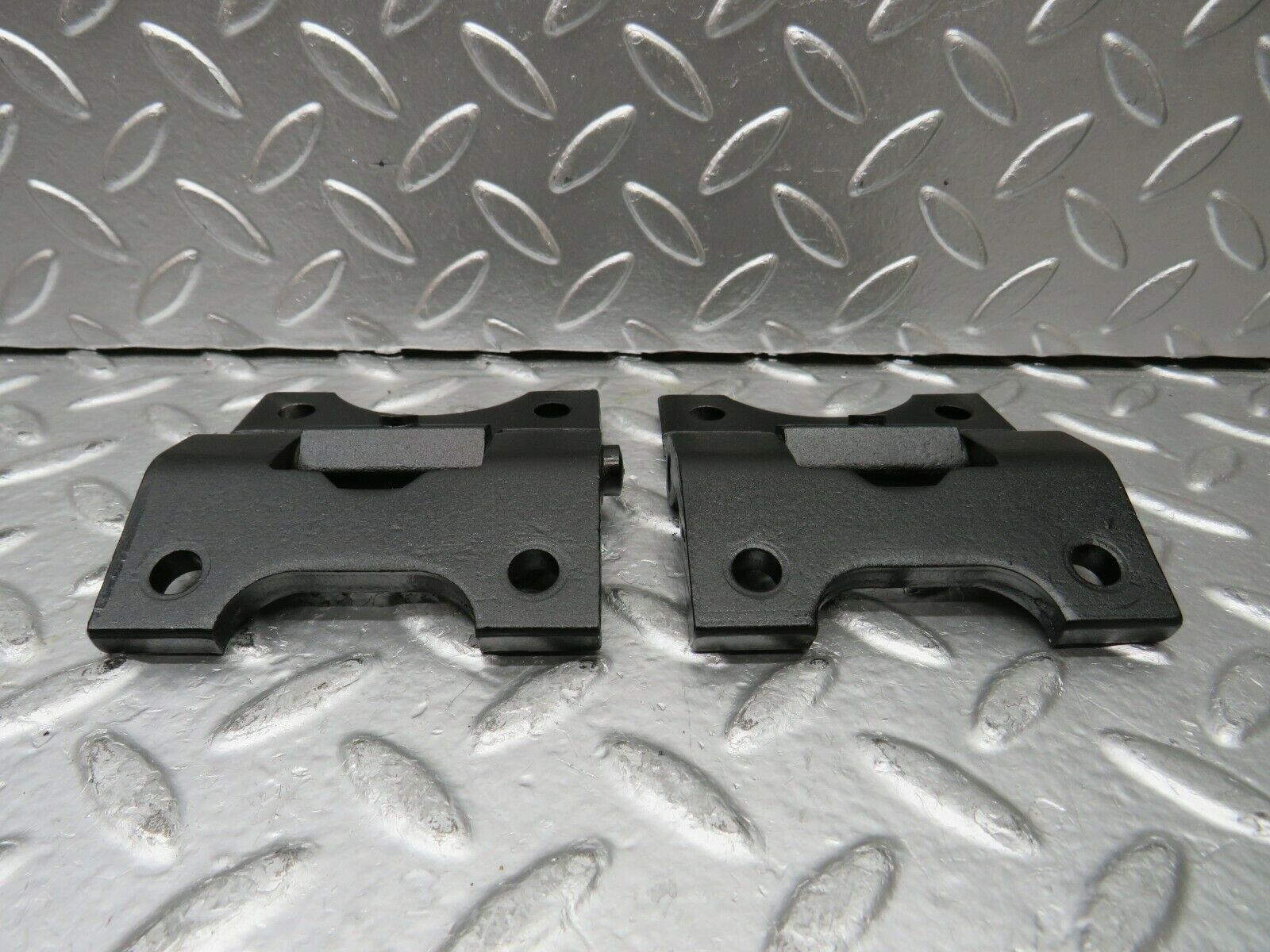 22864 Mercedes-Benz C107 450SLC Coupe Door Hinge Left Pair